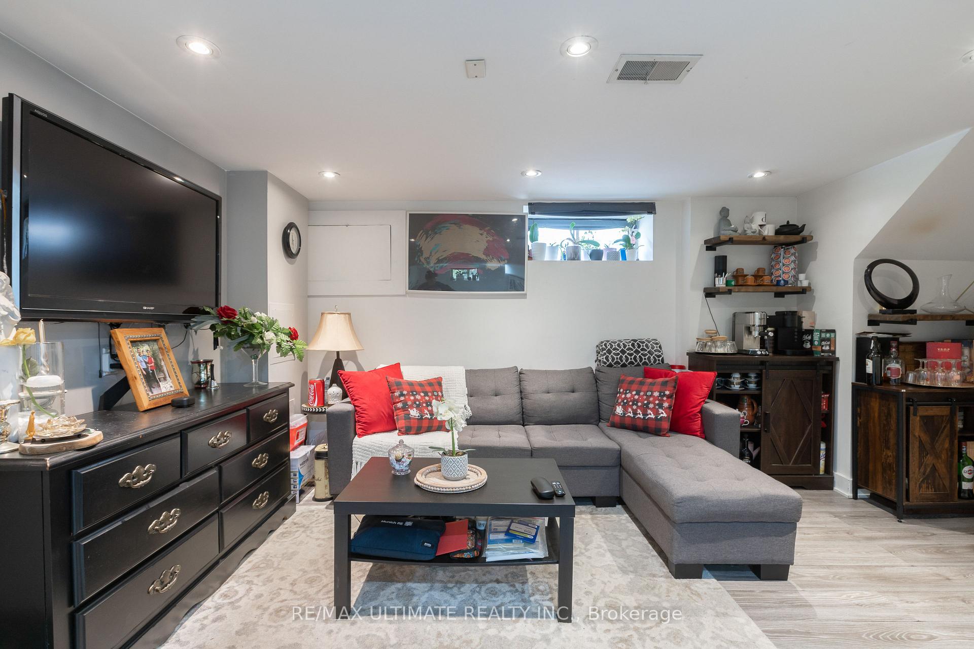 Photo 35 of 14 Nordale Crescent, North York, Brookhaven-Amesbury — HOMEH