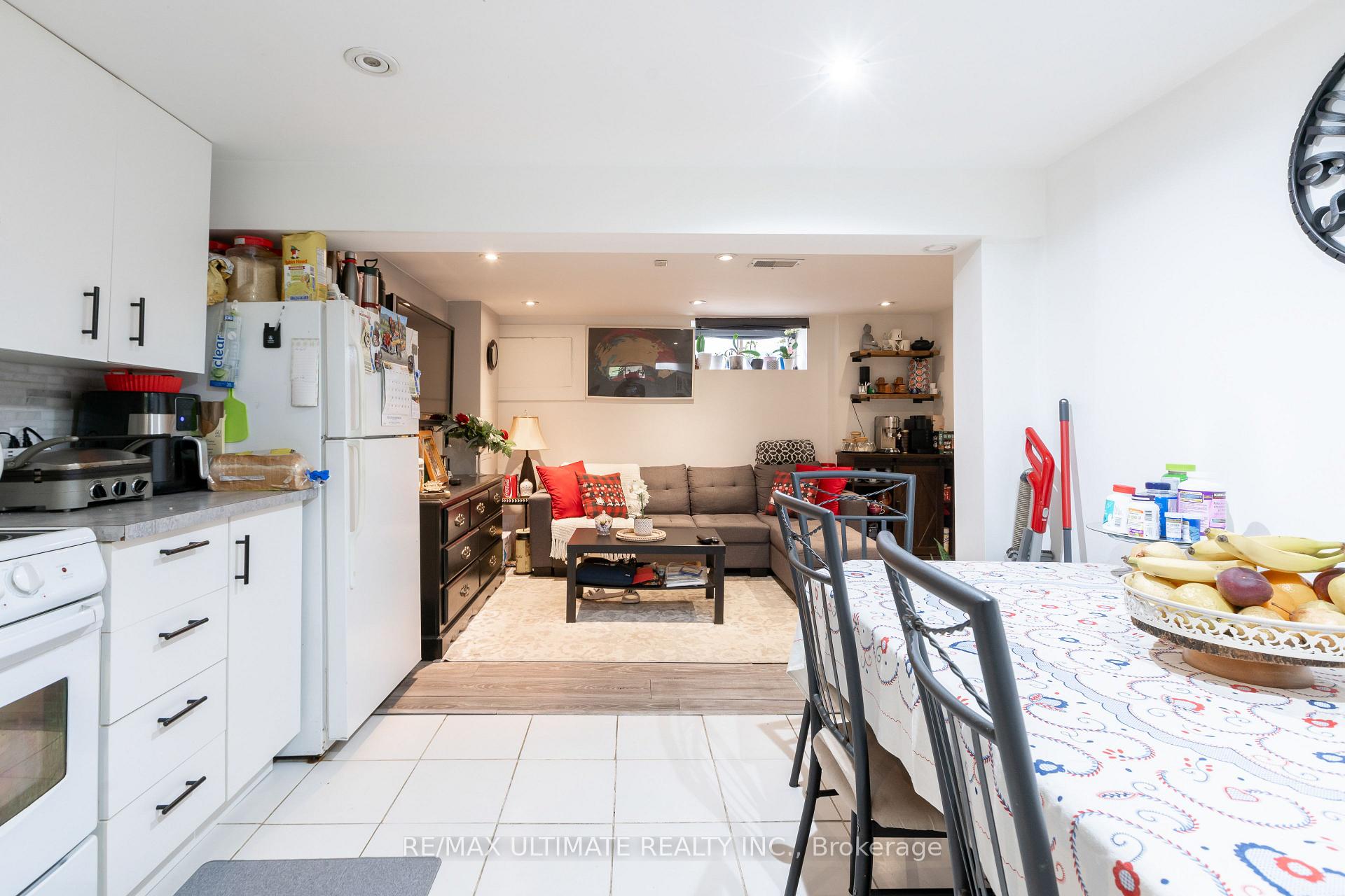 Photo 37 of 14 Nordale Crescent, North York, Brookhaven-Amesbury — HOMEH