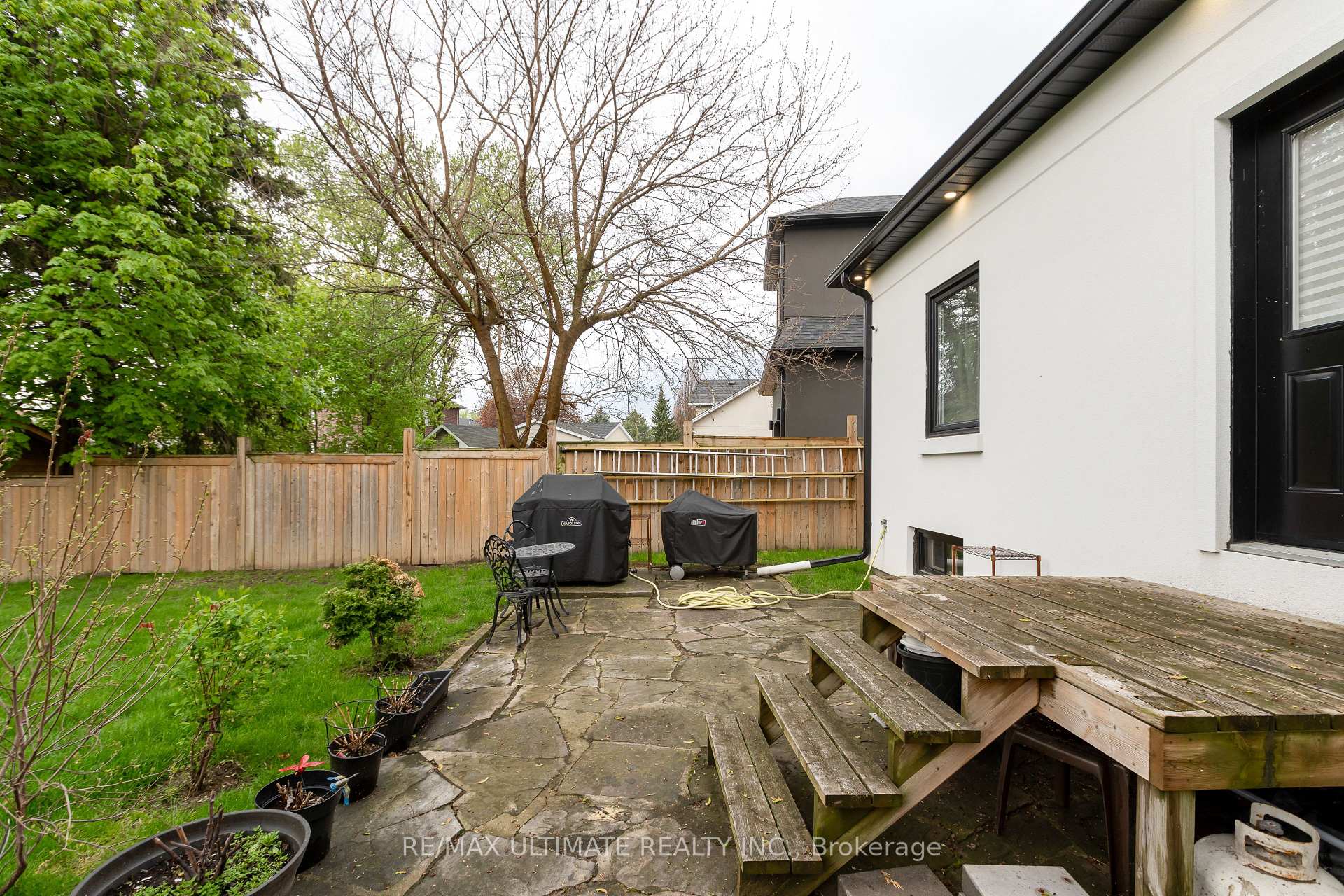 Photo 41 of 14 Nordale Crescent, North York, Brookhaven-Amesbury — HOMEH