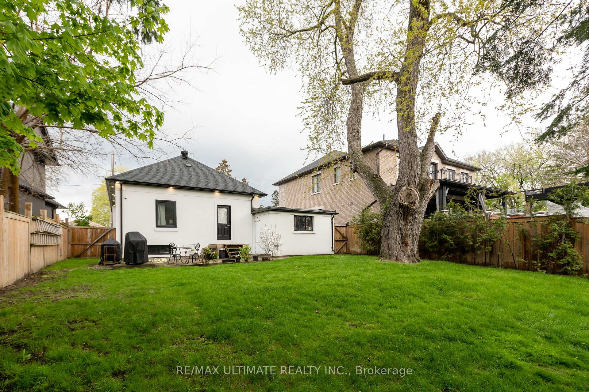 Photo 44 of 14 Nordale Crescent, North York, Brookhaven-Amesbury — HOMEH