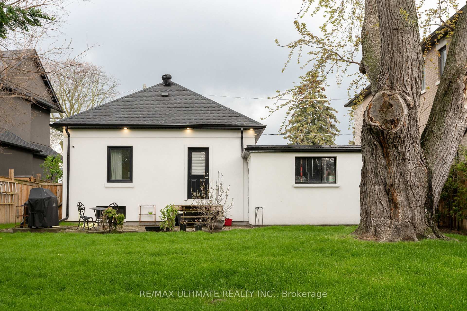Photo 46 of 14 Nordale Crescent, North York, Brookhaven-Amesbury — HOMEH