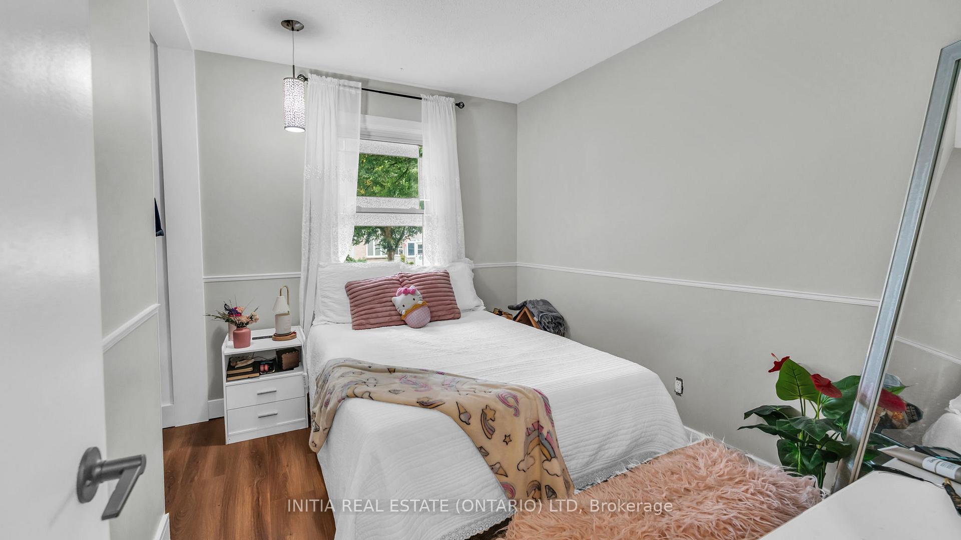Photo 24 of 47 Alayne Crescent, London, South X — HOMEH