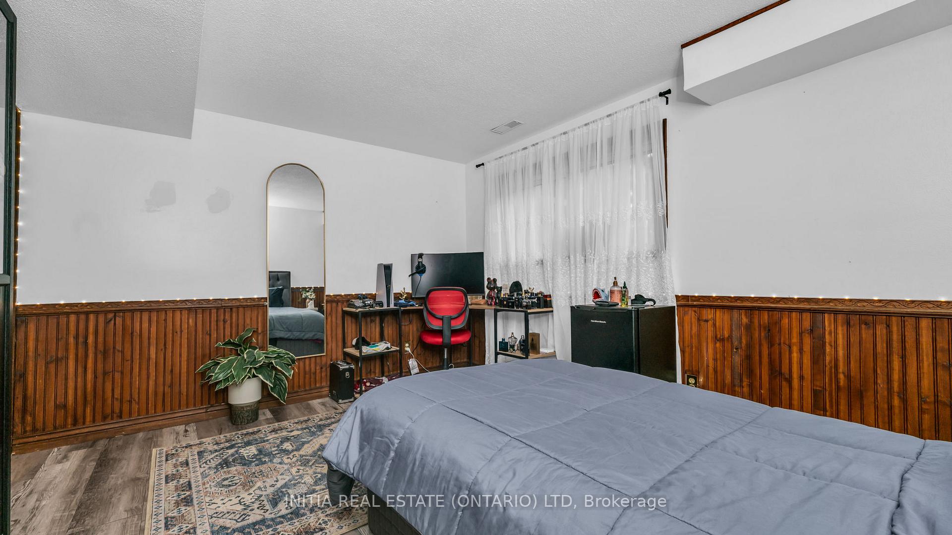 Photo 31 of 47 Alayne Crescent, London, South X — HOMEH