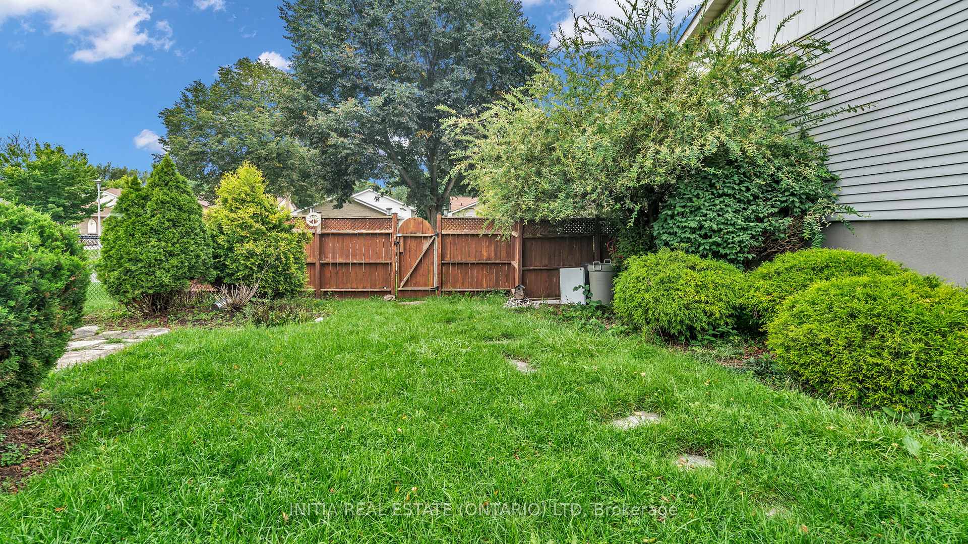 Photo 46 of 47 Alayne Crescent, London, South X — HOMEH