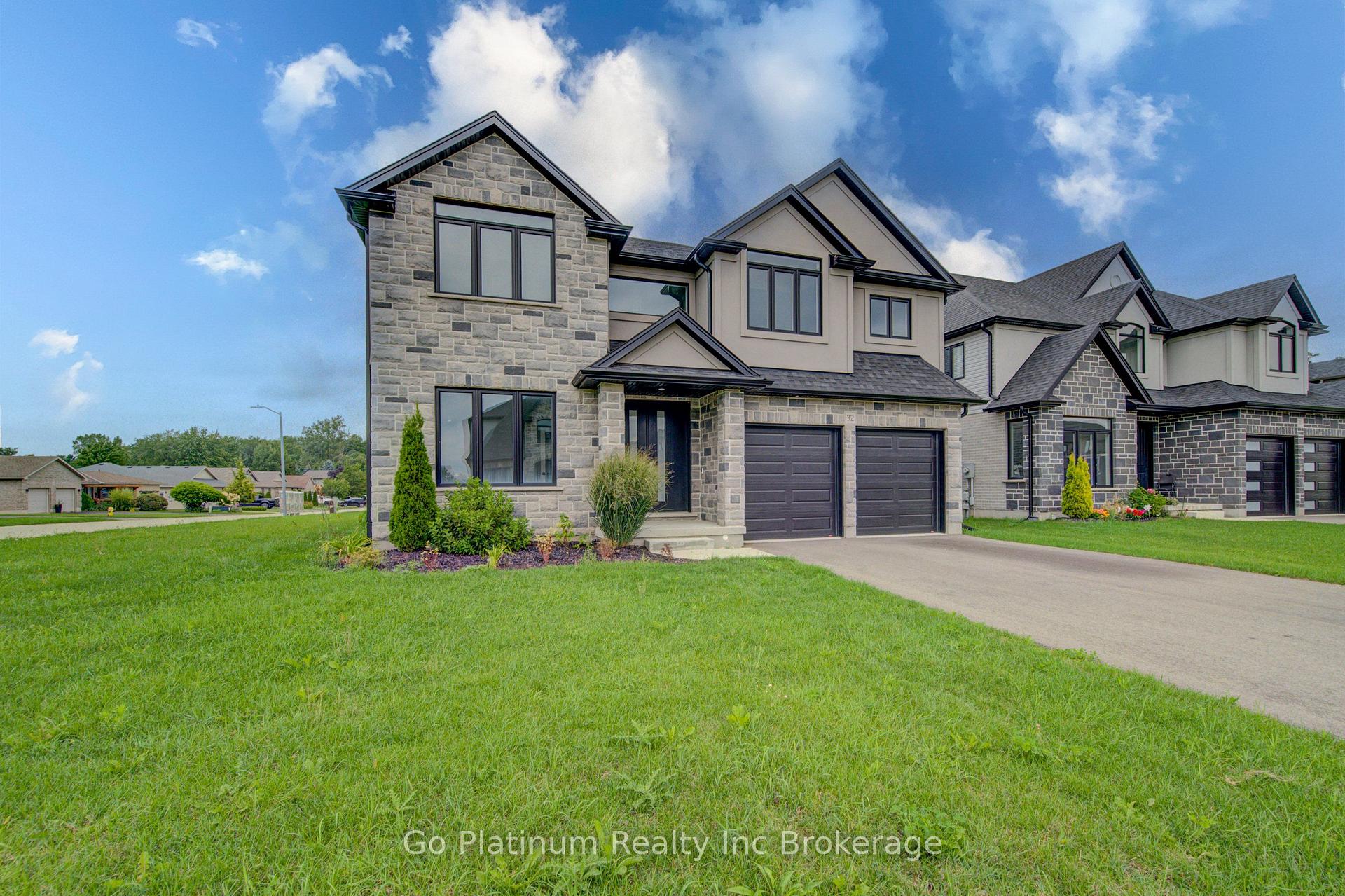 Photo 4 of 32 Sycamore Drive, Tillsonburg — HOMEH