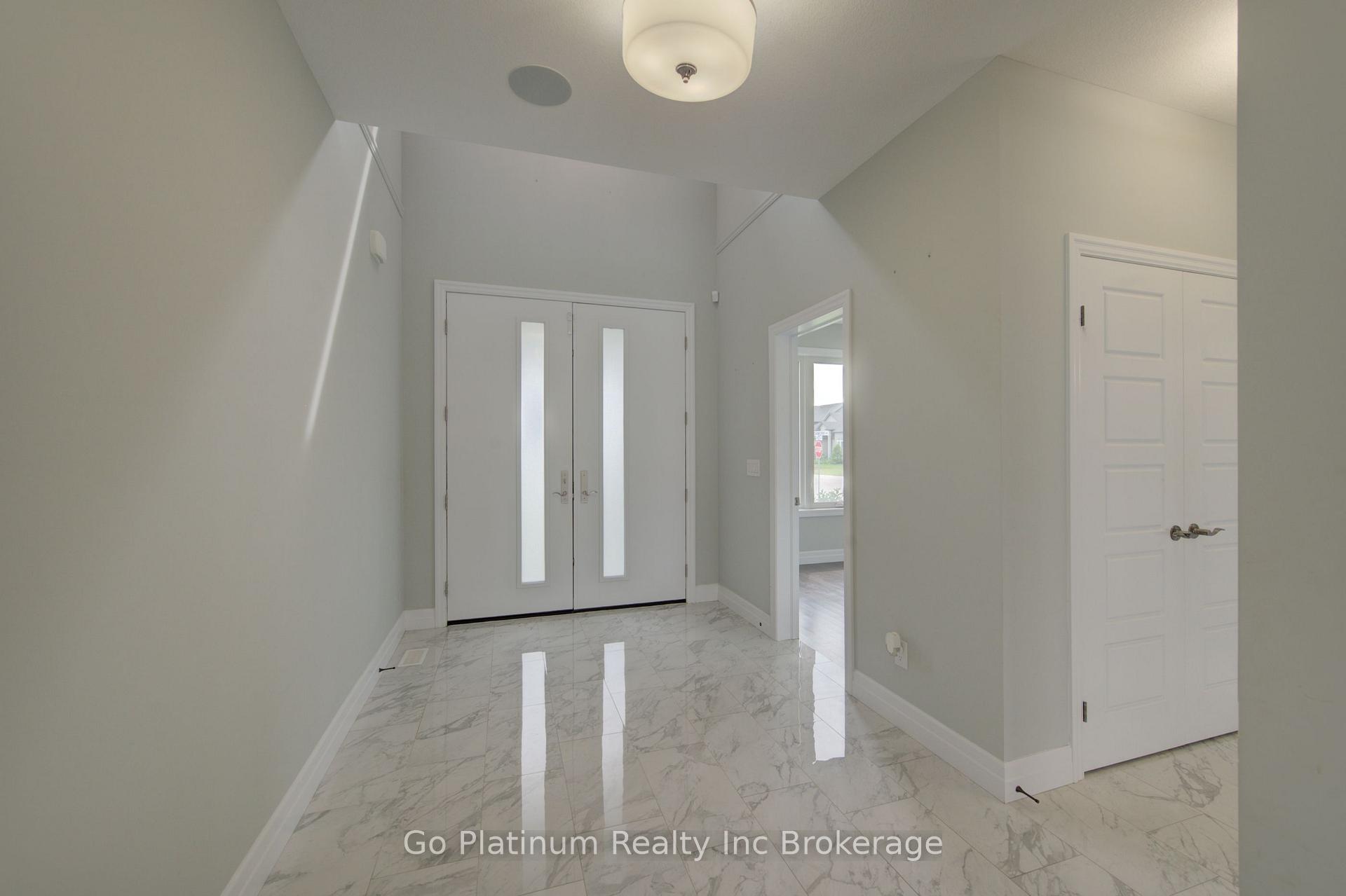 Photo 5 of 32 Sycamore Drive, Tillsonburg — HOMEH