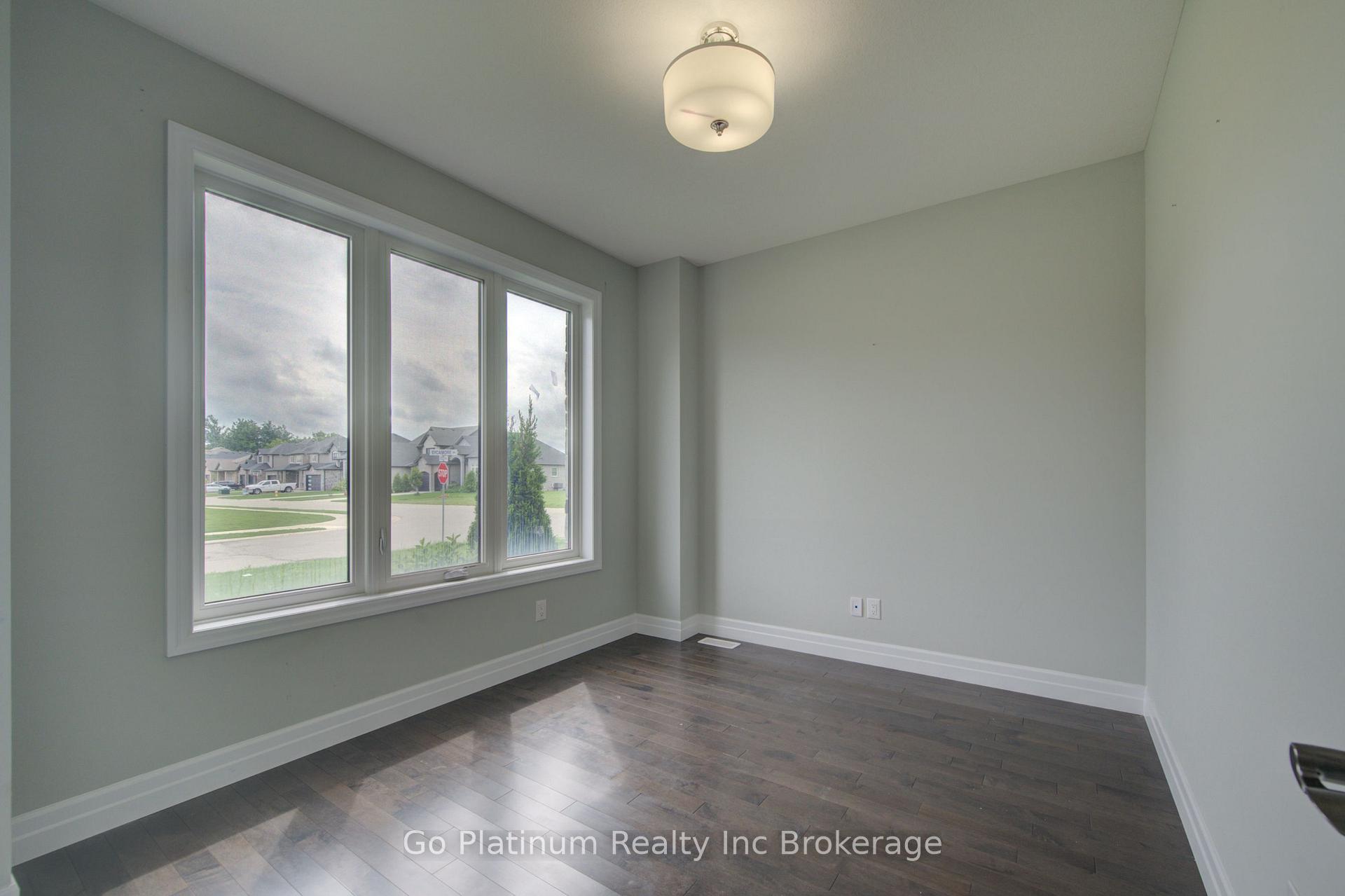 Photo 6 of 32 Sycamore Drive, Tillsonburg — HOMEH