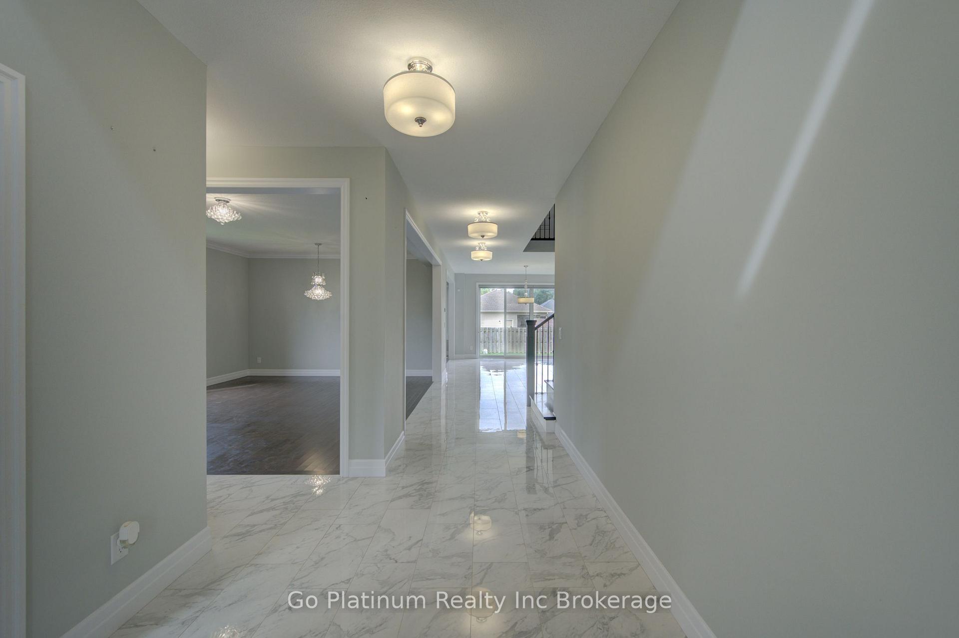 Photo 7 of 32 Sycamore Drive, Tillsonburg — HOMEH