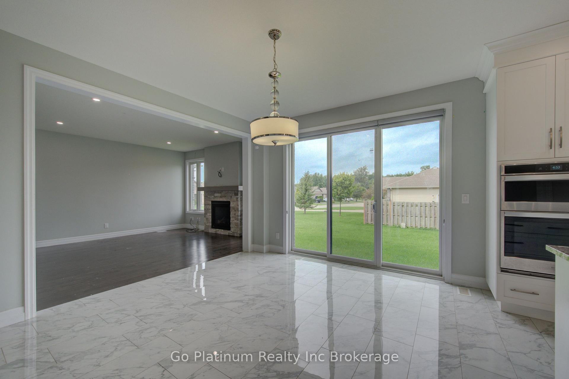 Photo 11 of 32 Sycamore Drive, Tillsonburg — HOMEH