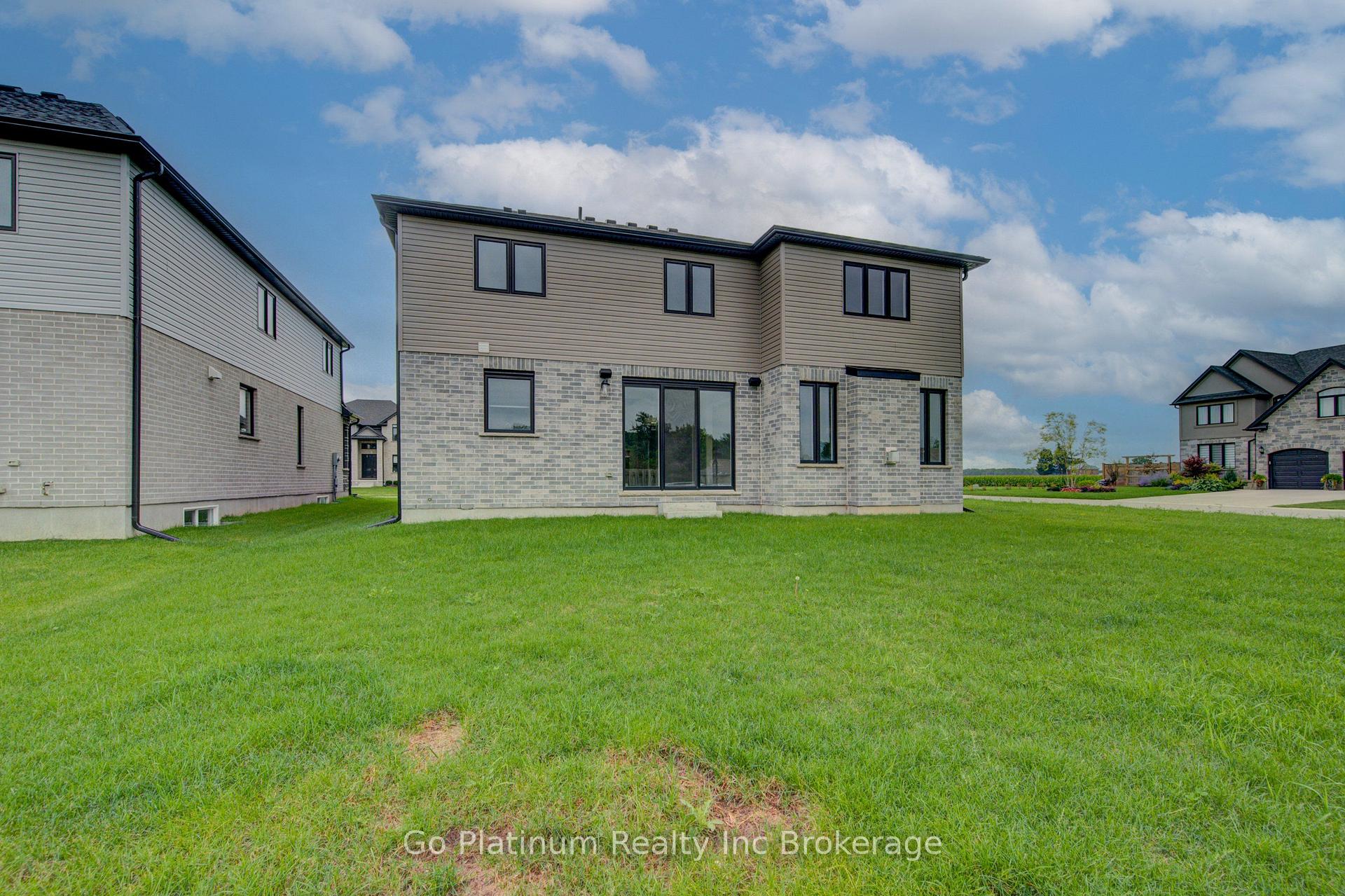 Photo 47 of 32 Sycamore Drive, Tillsonburg — HOMEH