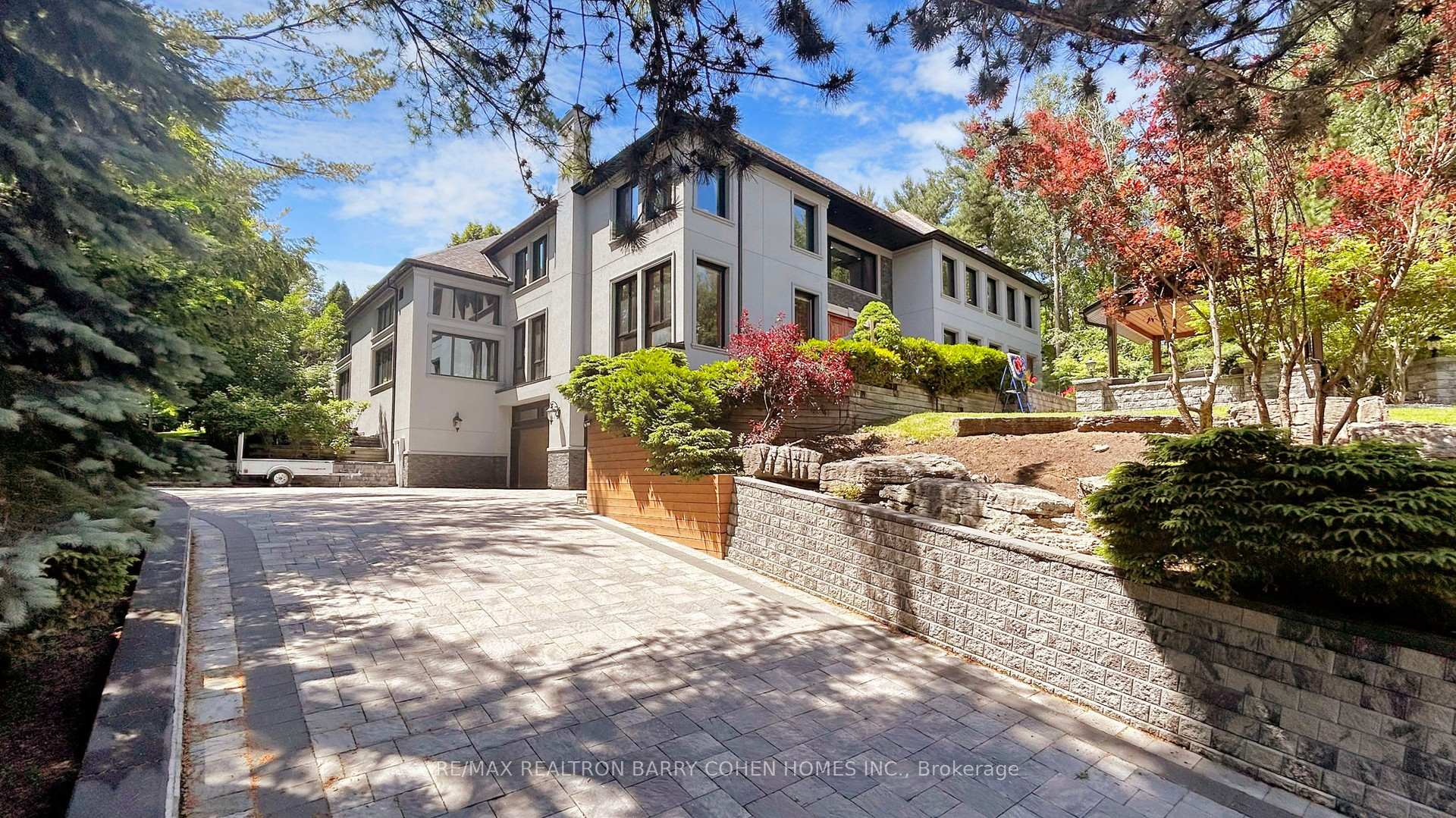 Photo 3 of 30 Marcus Court, Vaughan, Rural Vaughan — HOMEH
