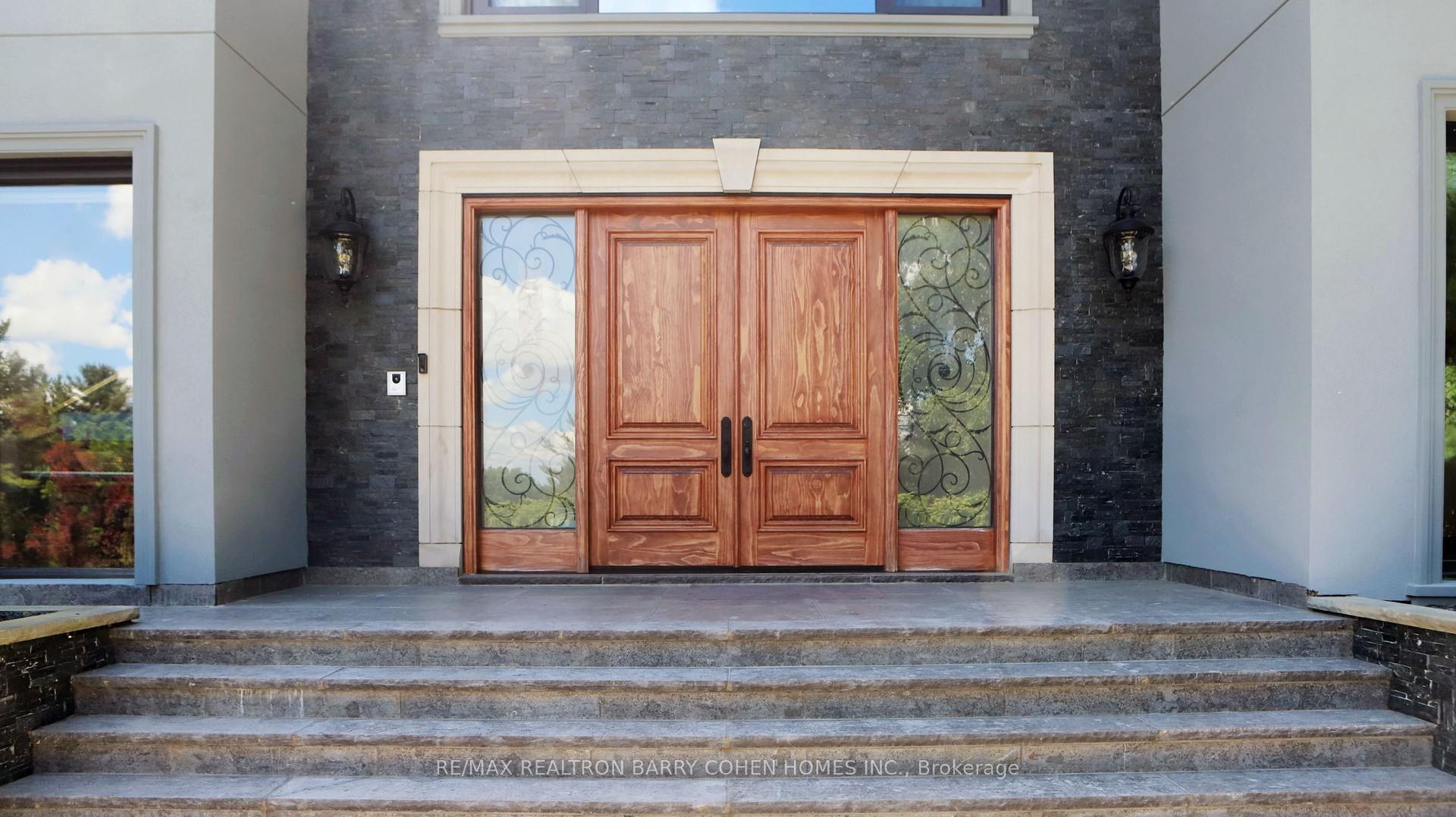 Photo 4 of 30 Marcus Court, Vaughan, Rural Vaughan — HOMEH