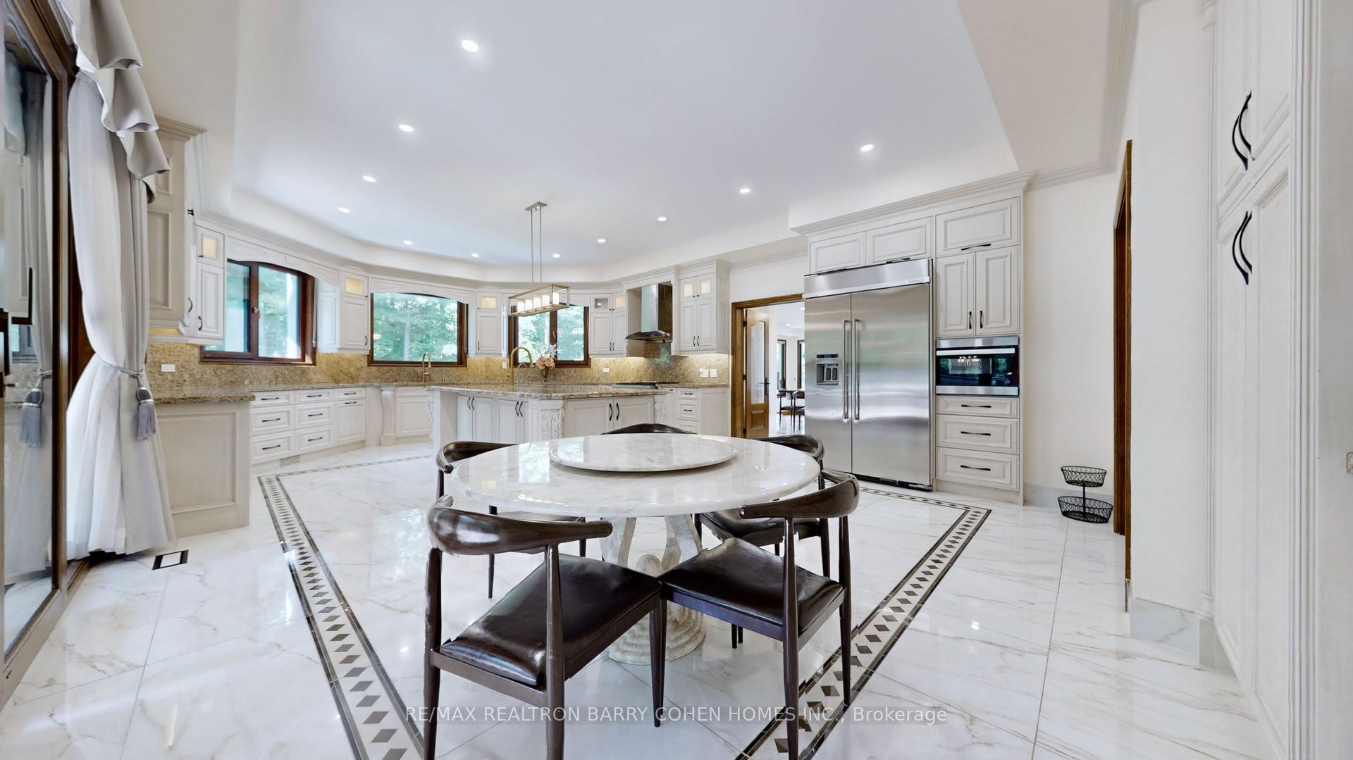 Photo 15 of 30 Marcus Court, Vaughan, Rural Vaughan — HOMEH