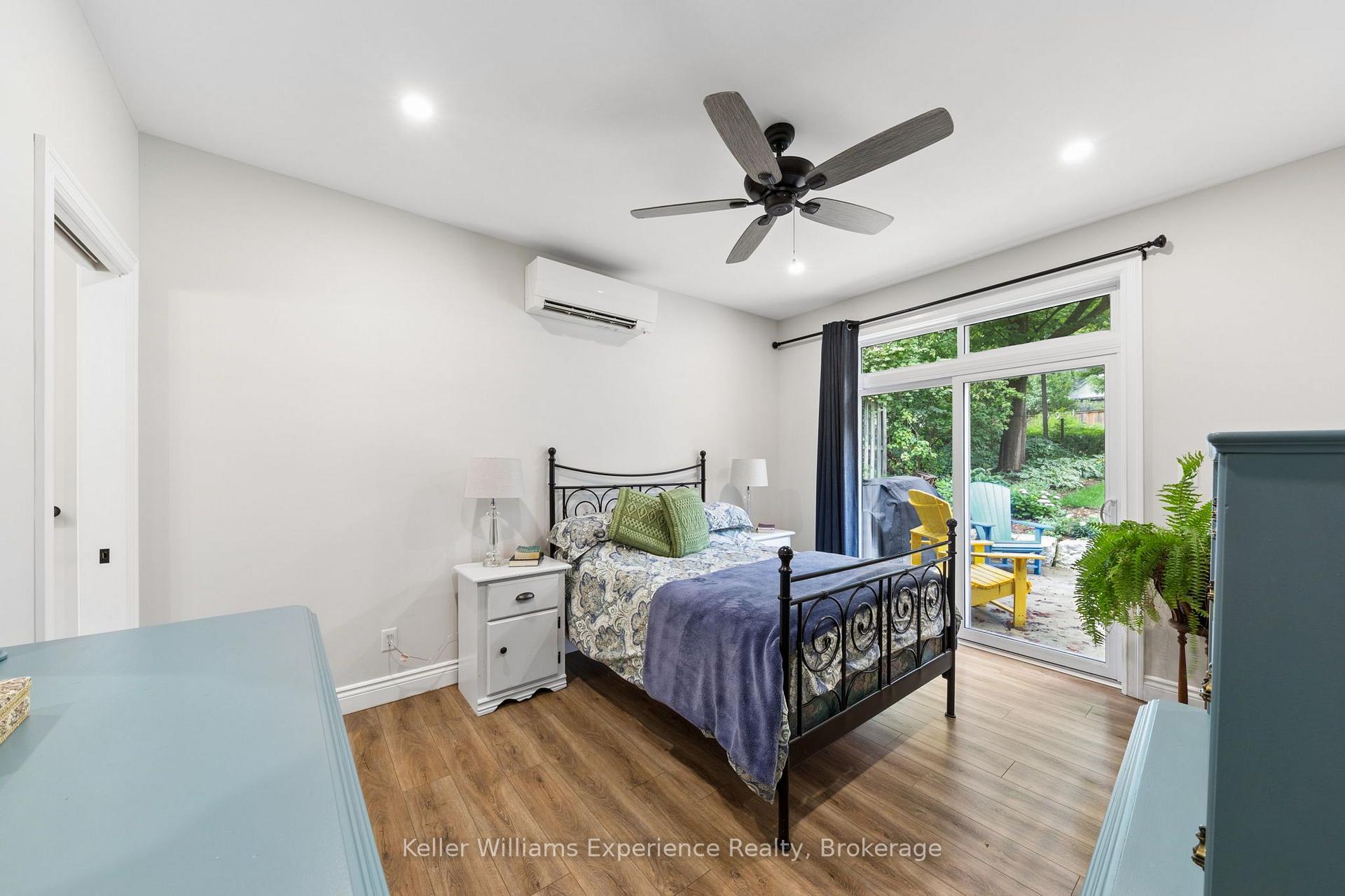 Photo 11 of 344 Second Street, Midland — HOMEH
