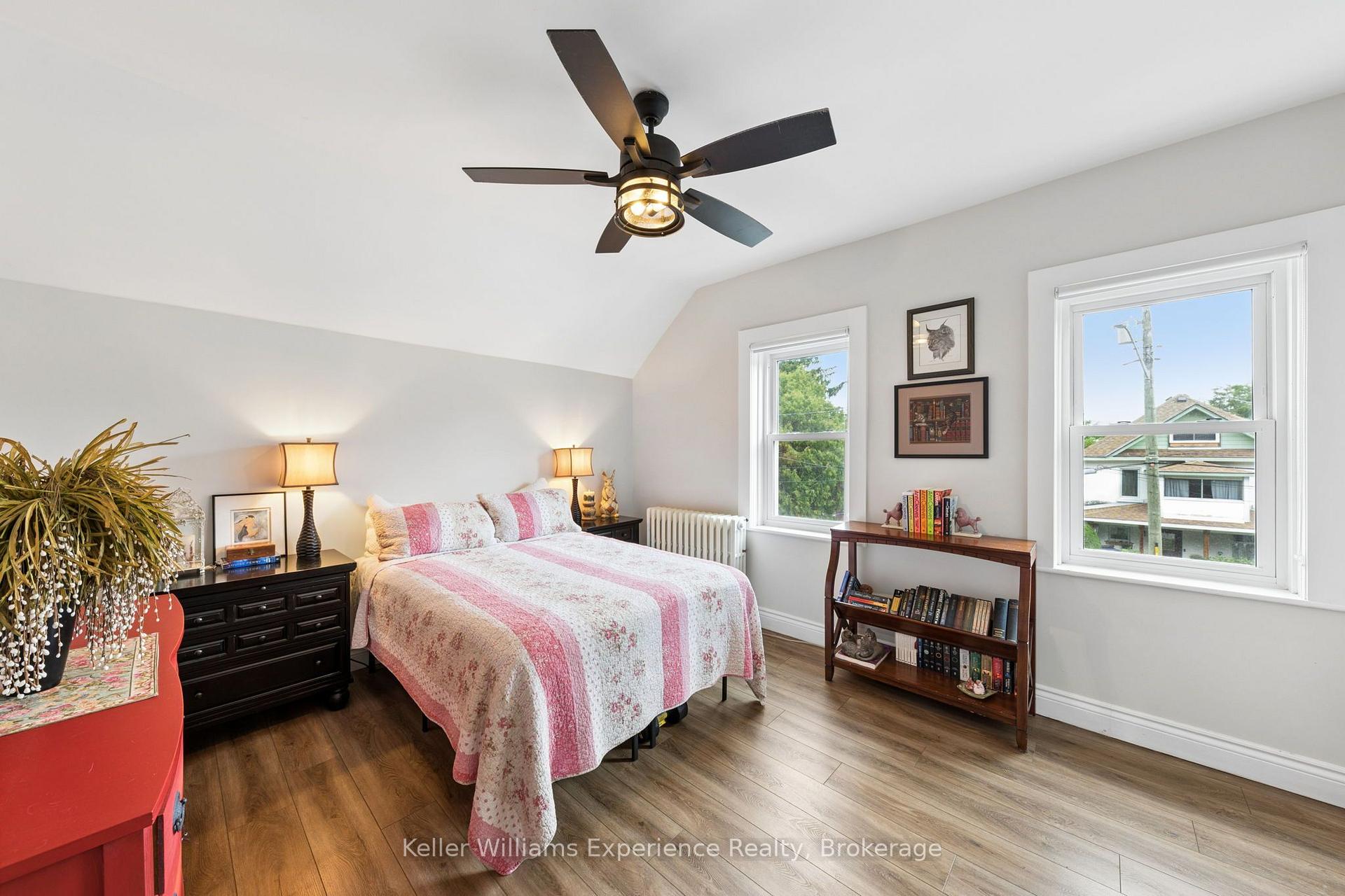 Photo 12 of 344 Second Street, Midland — HOMEH