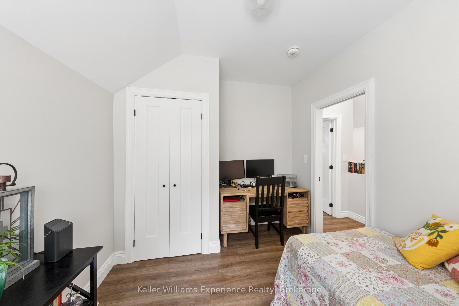 Photo 14 of 344 Second Street, Midland — HOMEH