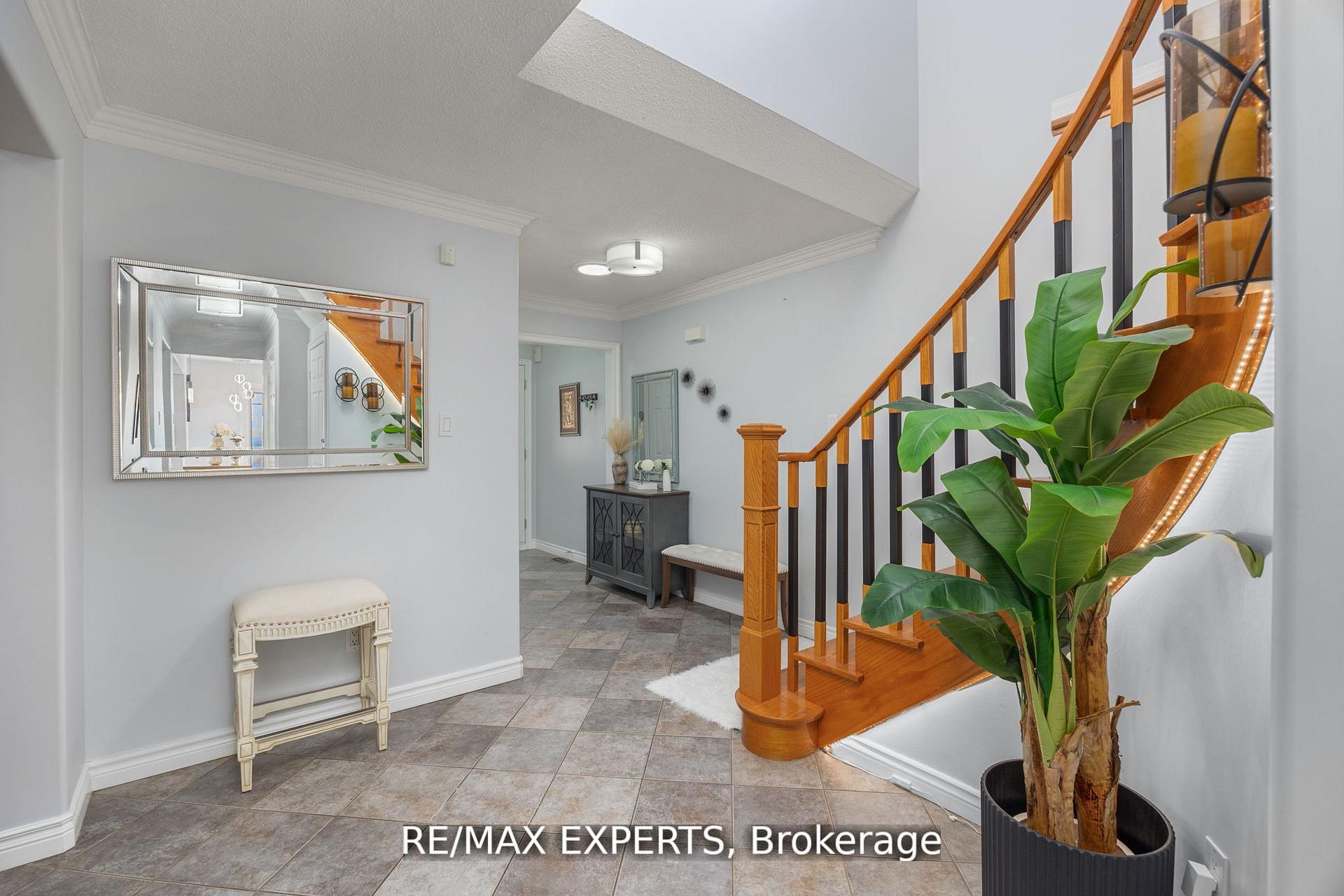 Photo 3 of 482 Malaga Road, Mississauga, Fairview — HOMEH