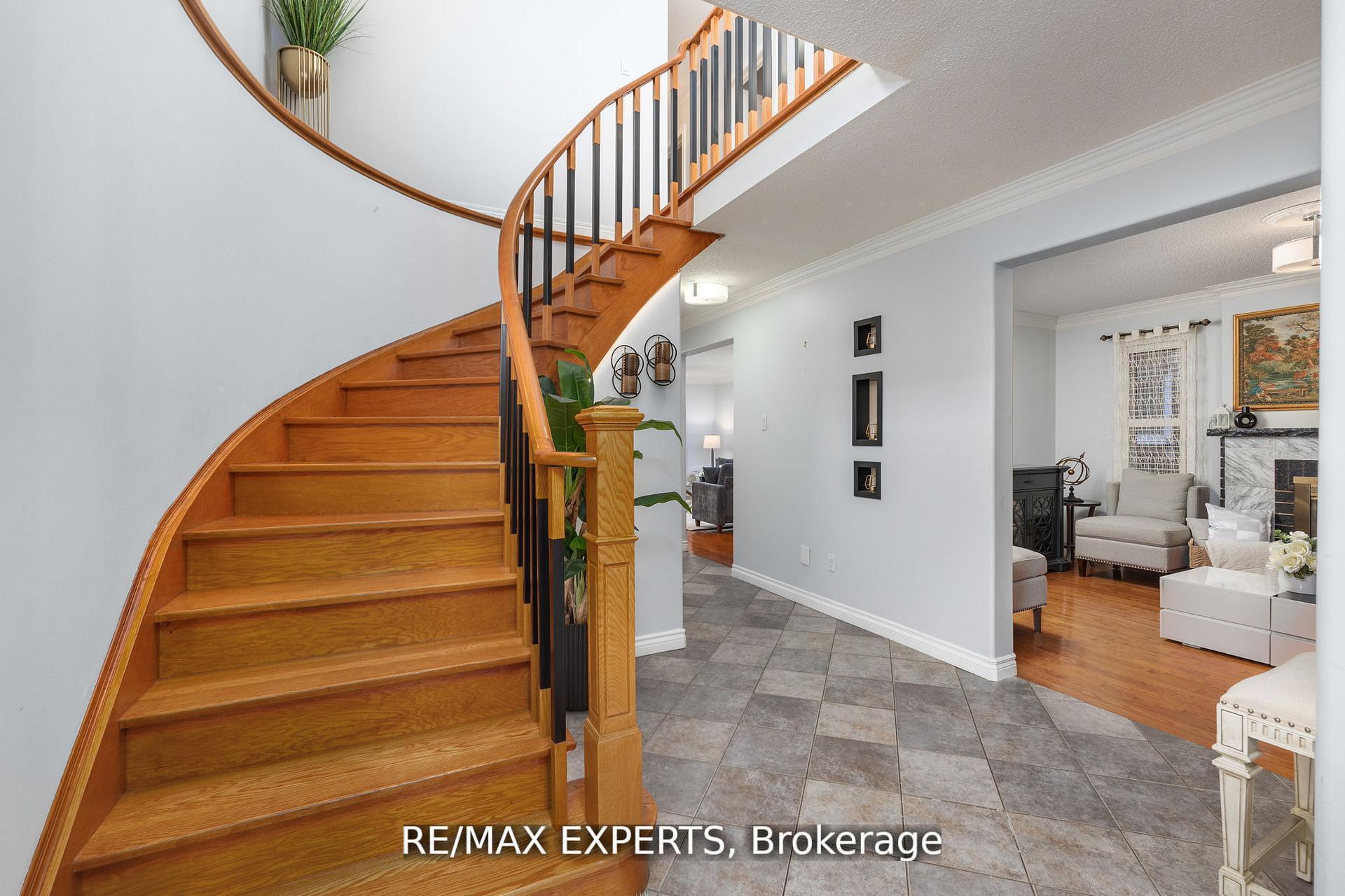 Photo 4 of 482 Malaga Road, Mississauga, Fairview — HOMEH