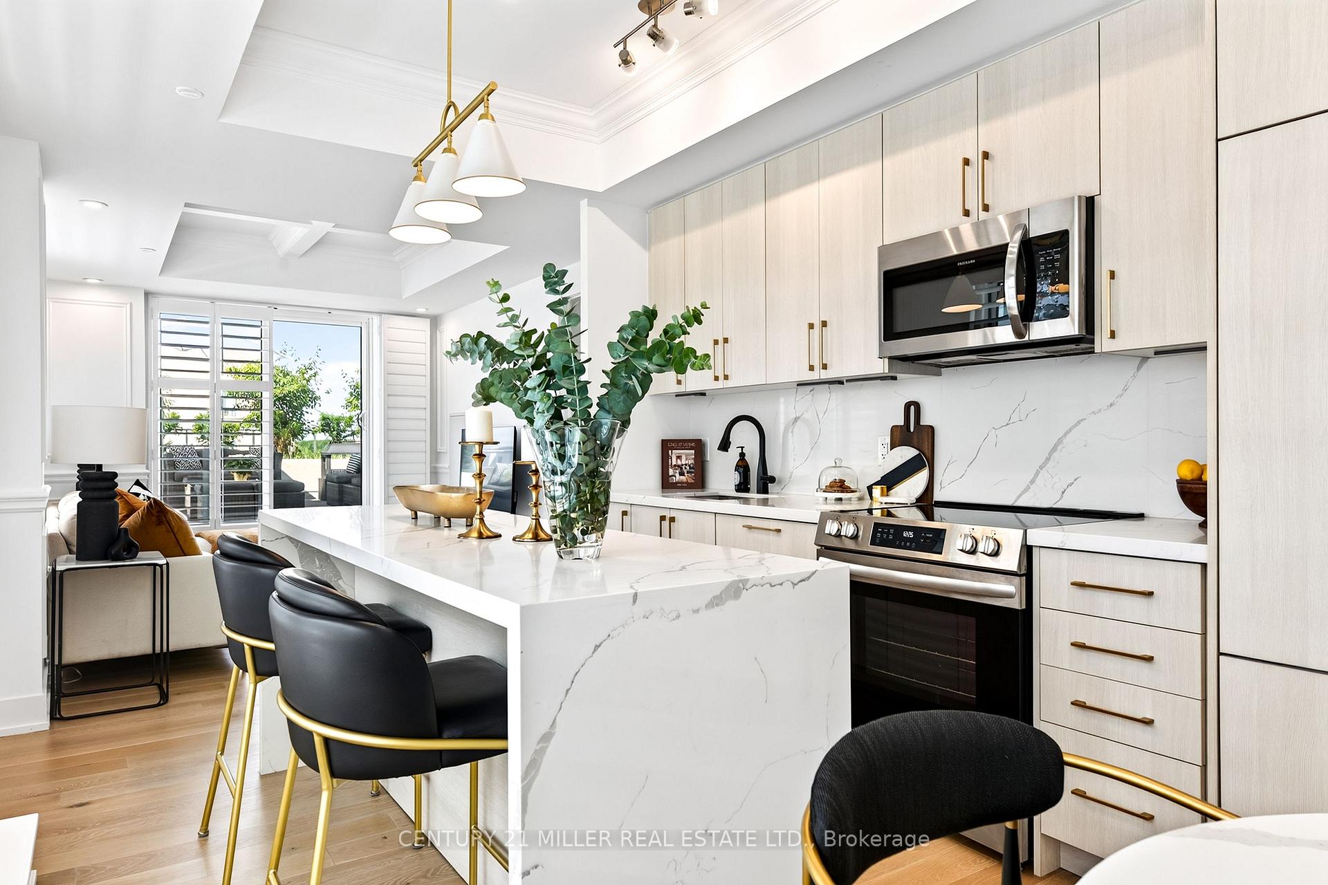 Photo 7 of Unit 702, 2450 Old Bronte Road, Oakville, Westmount — HOMEH