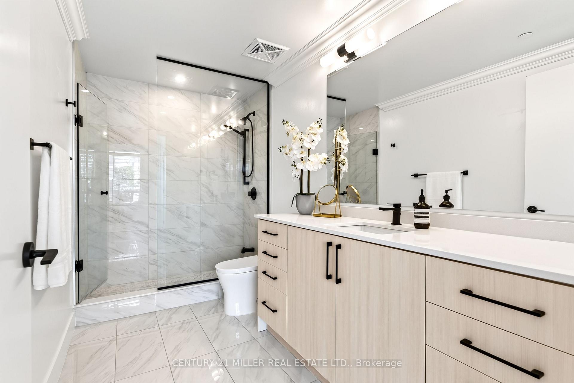 Photo 16 of Unit 702, 2450 Old Bronte Road, Oakville, Westmount — HOMEH