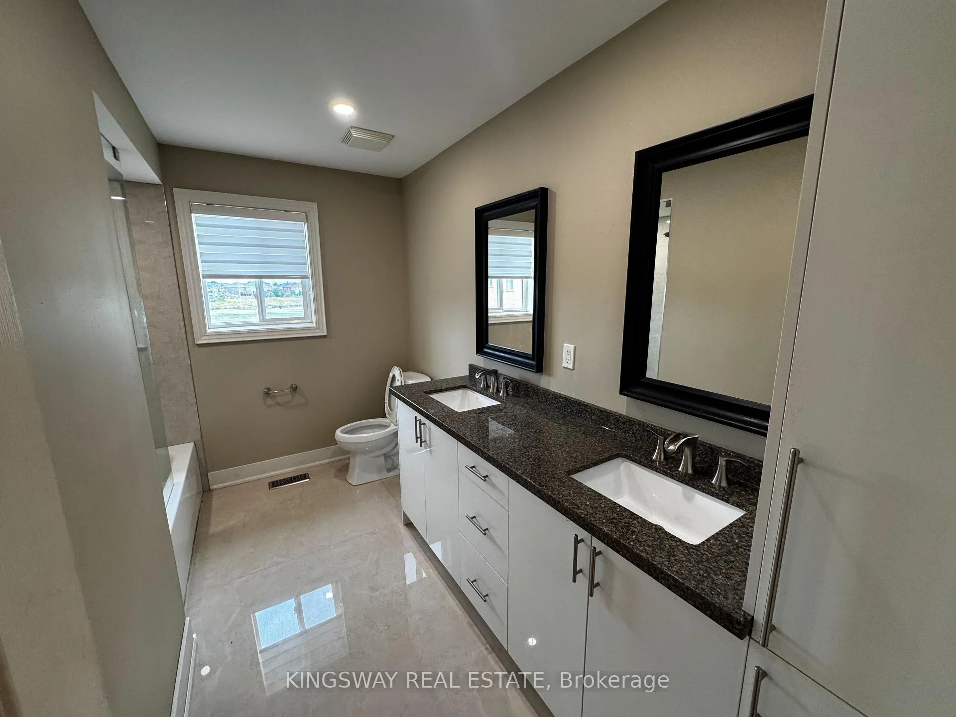 Photo 12 of 20 Dawes Road, Brampton, Credit Valley — HOMEH