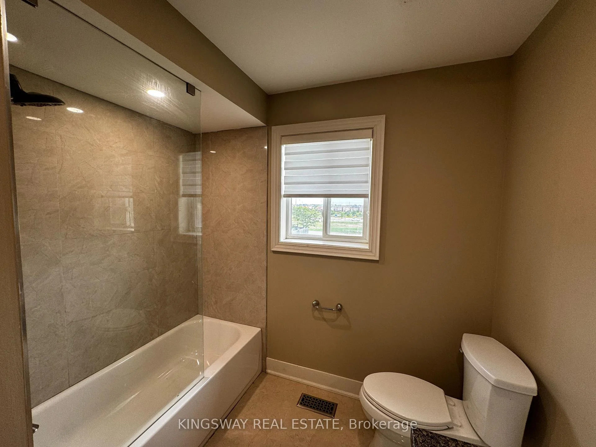 Photo 14 of 20 Dawes Road, Brampton, Credit Valley — HOMEH