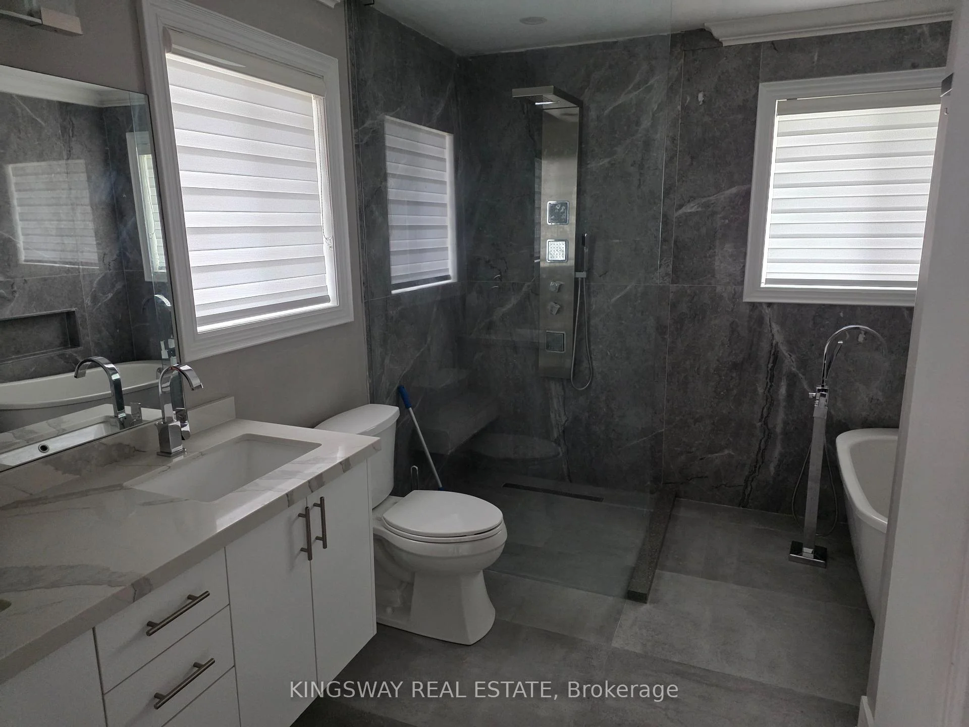 Photo 20 of 20 Dawes Road, Brampton, Credit Valley — HOMEH