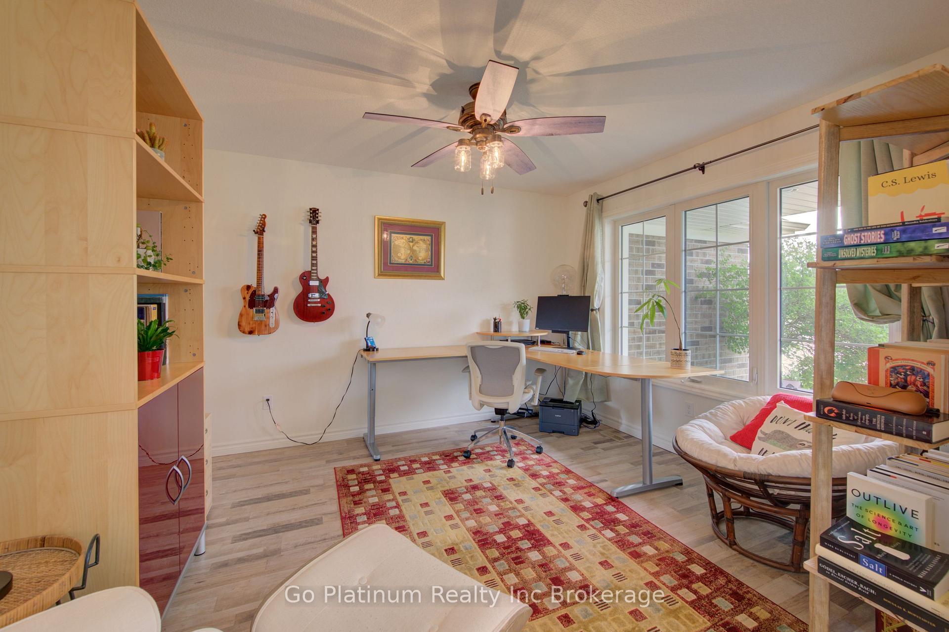 Photo 8 of 22 Nancy Court, Tillsonburg — HOMEH