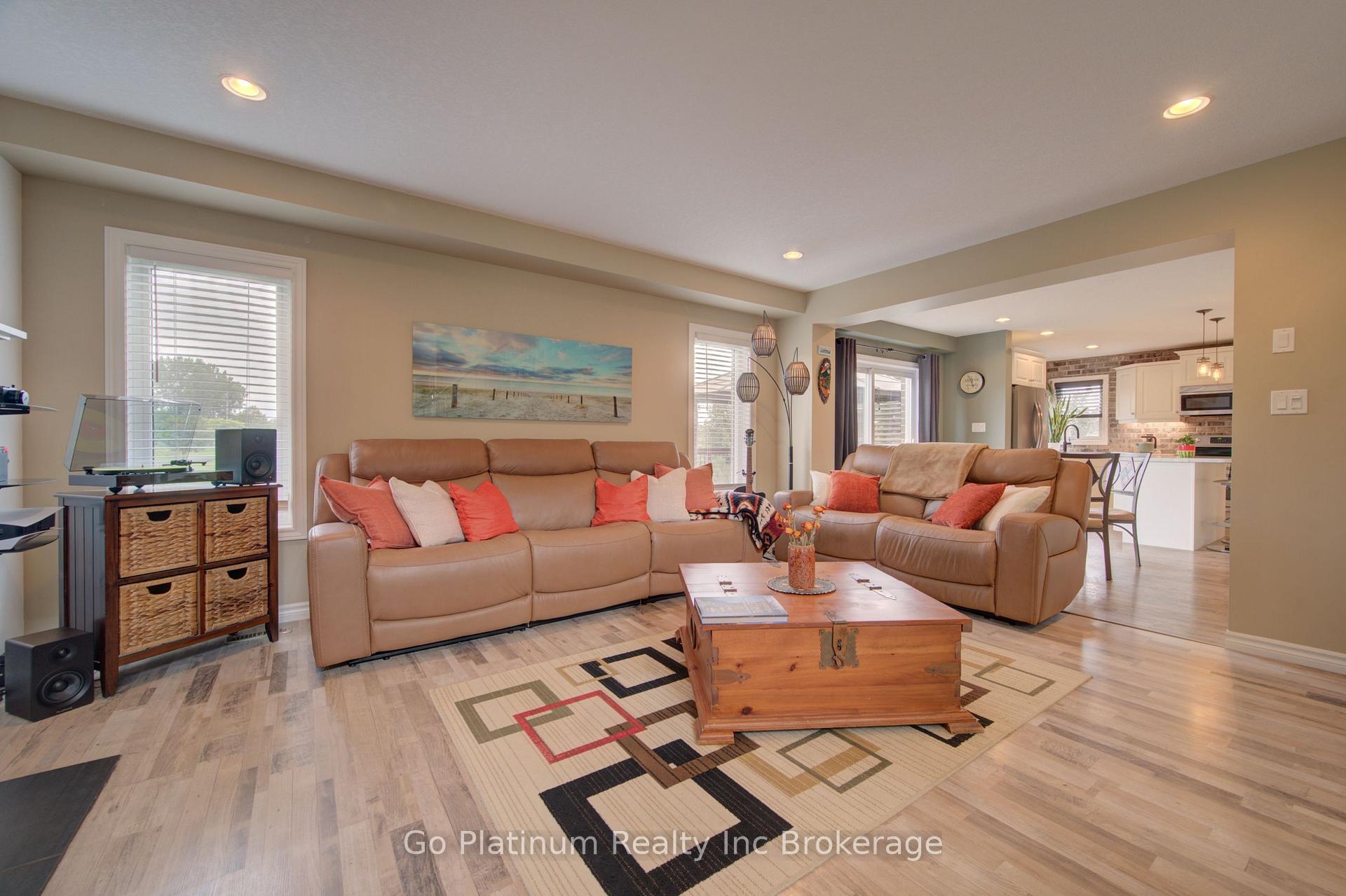 Photo 11 of 22 Nancy Court, Tillsonburg — HOMEH