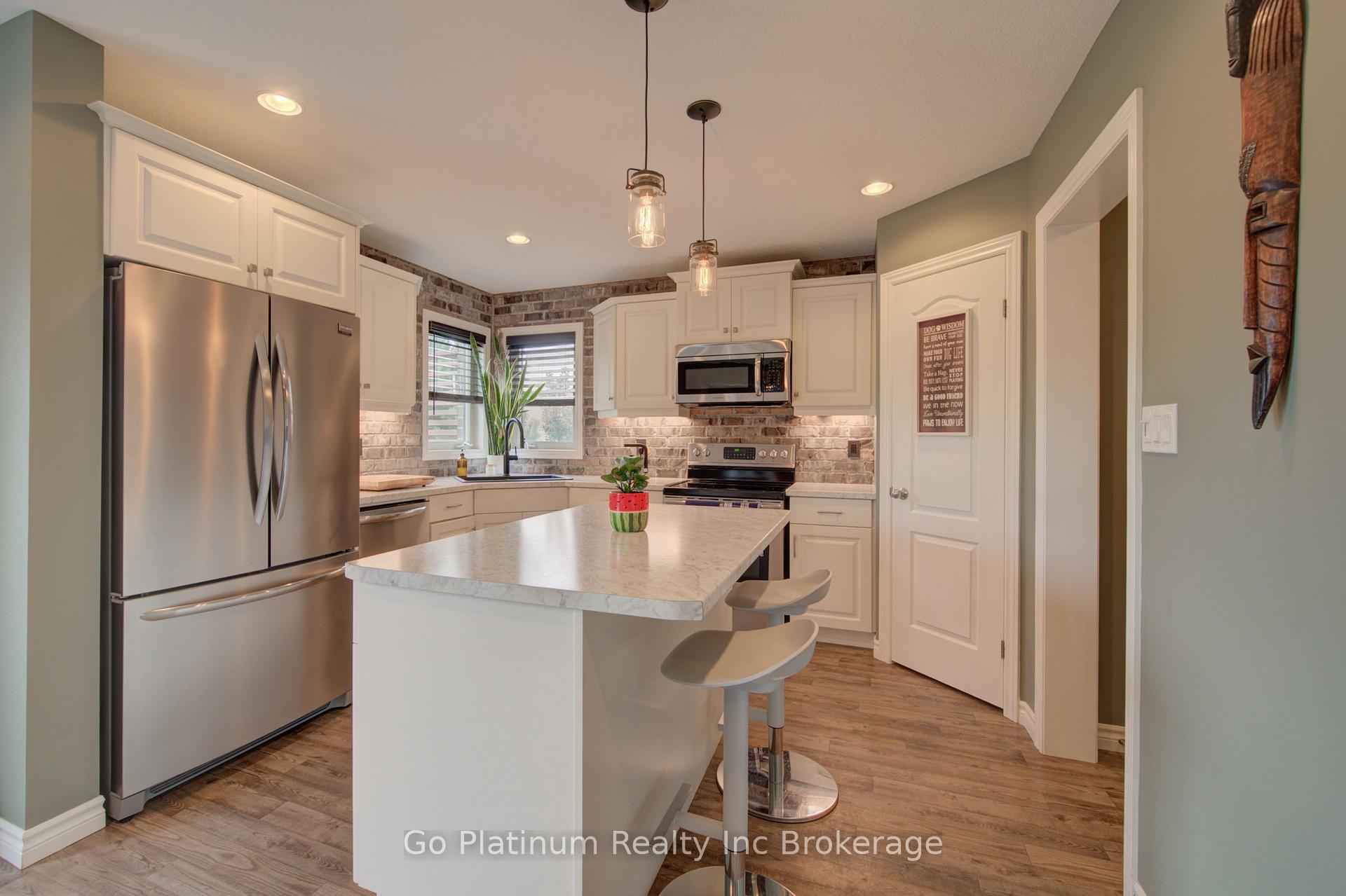 Photo 15 of 22 Nancy Court, Tillsonburg — HOMEH