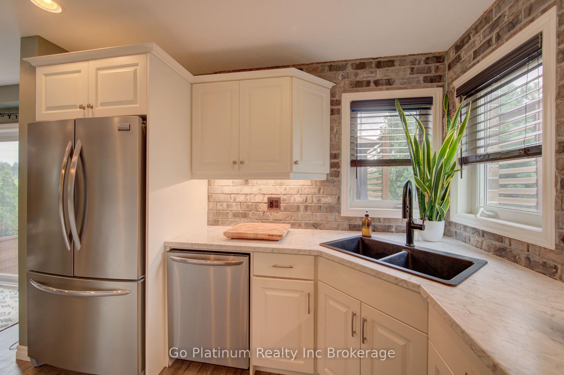 Photo 16 of 22 Nancy Court, Tillsonburg — HOMEH