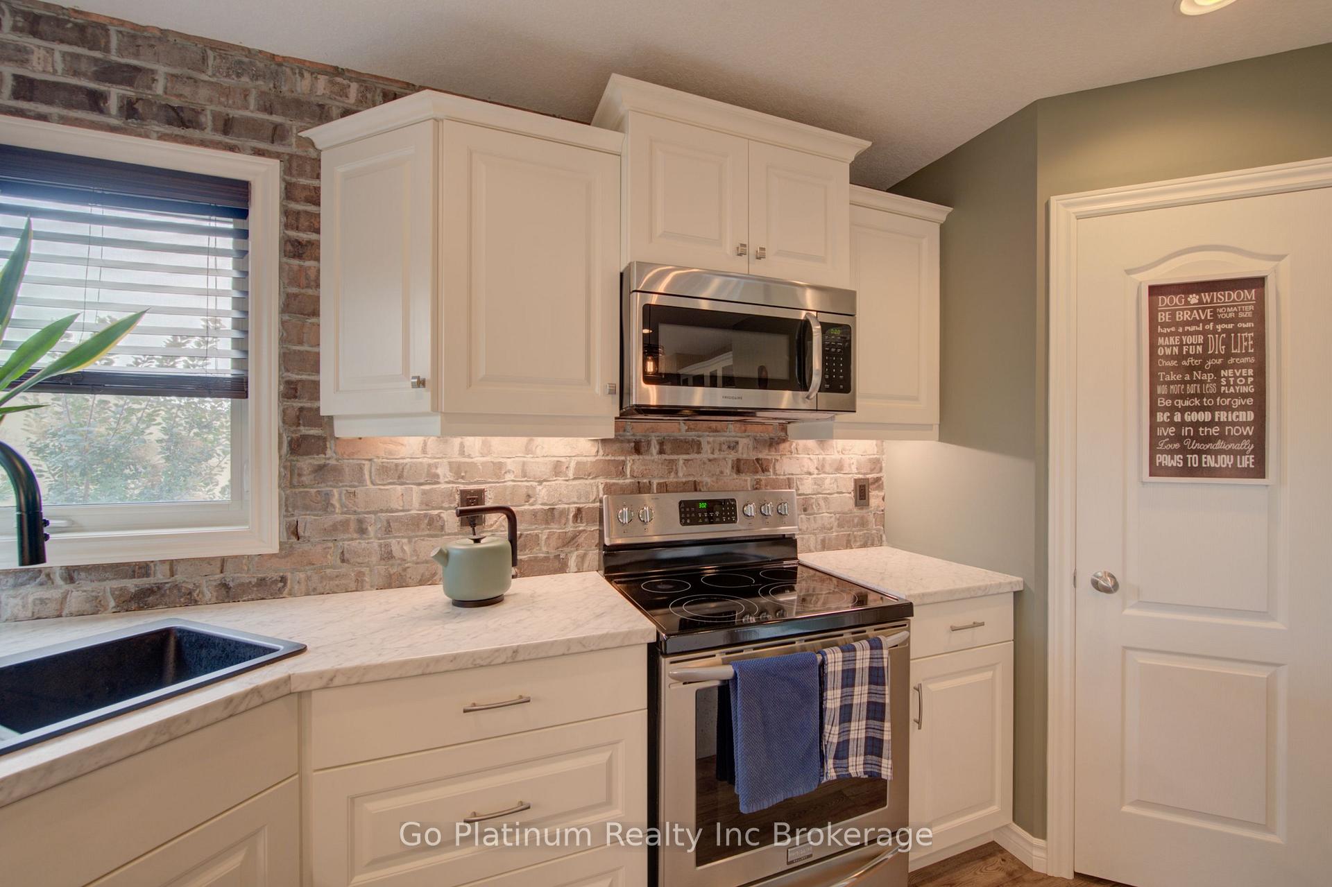 Photo 19 of 22 Nancy Court, Tillsonburg — HOMEH