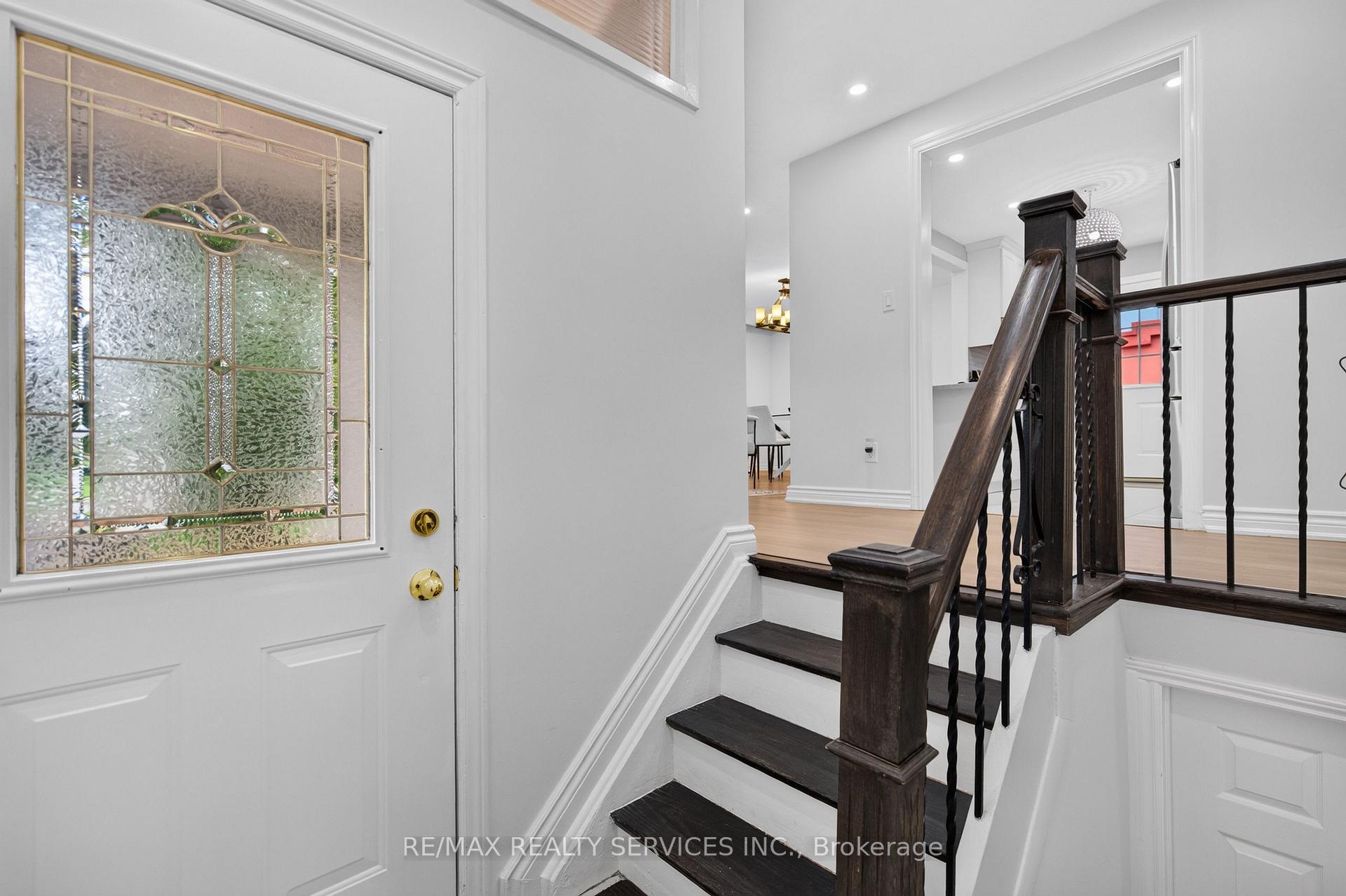 Photo 7 of 8 Leneck Avenue, Brampton, Northwood Park — HOMEH