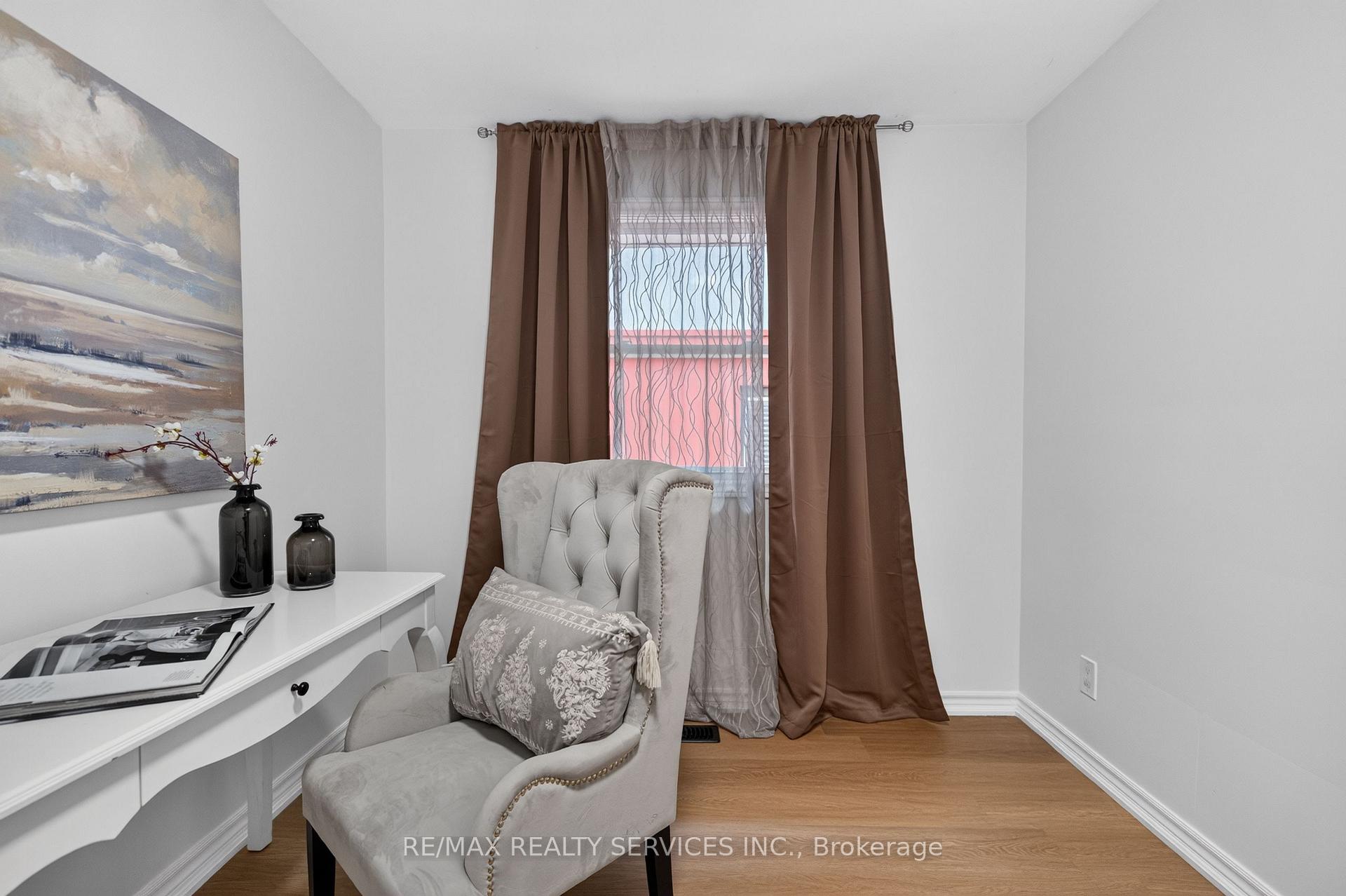 Photo 32 of 8 Leneck Avenue, Brampton, Northwood Park — HOMEH