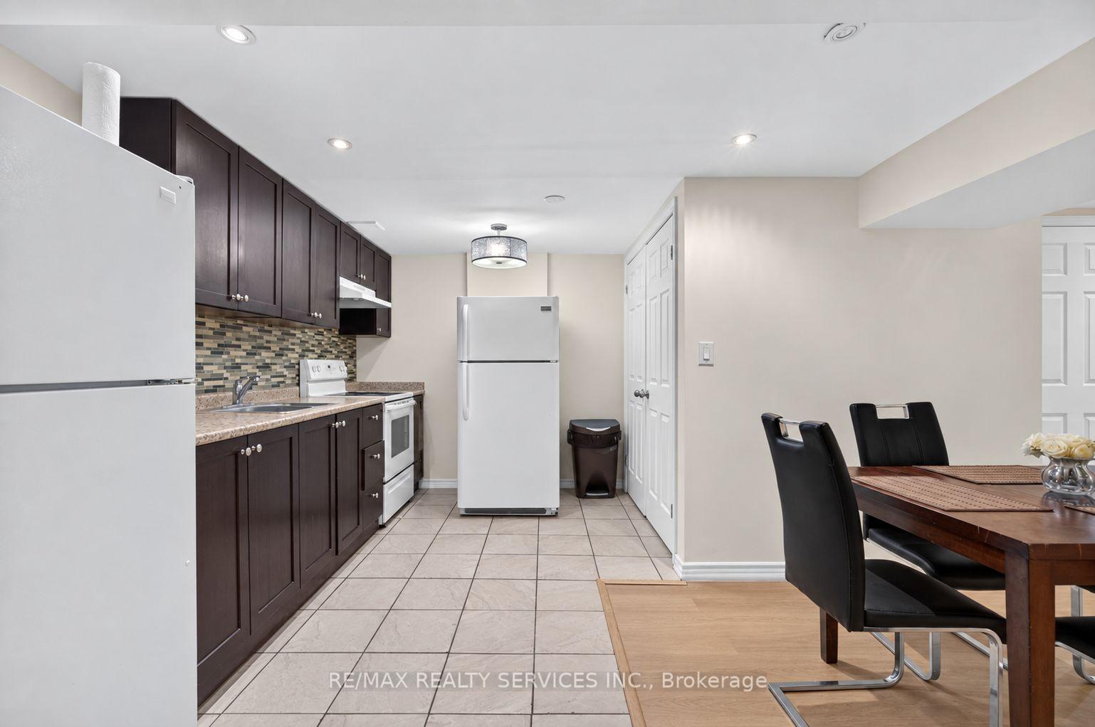 Photo 46 of 8 Leneck Avenue, Brampton, Northwood Park — HOMEH