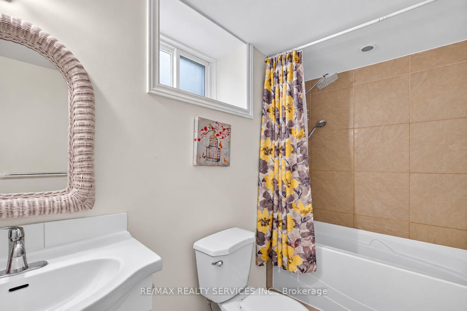 Photo 57 of 8 Leneck Avenue, Brampton, Northwood Park — HOMEH
