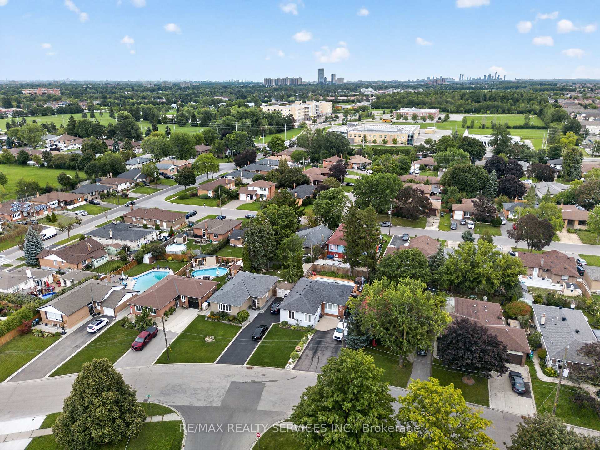 Photo 66 of 8 Leneck Avenue, Brampton, Northwood Park — HOMEH