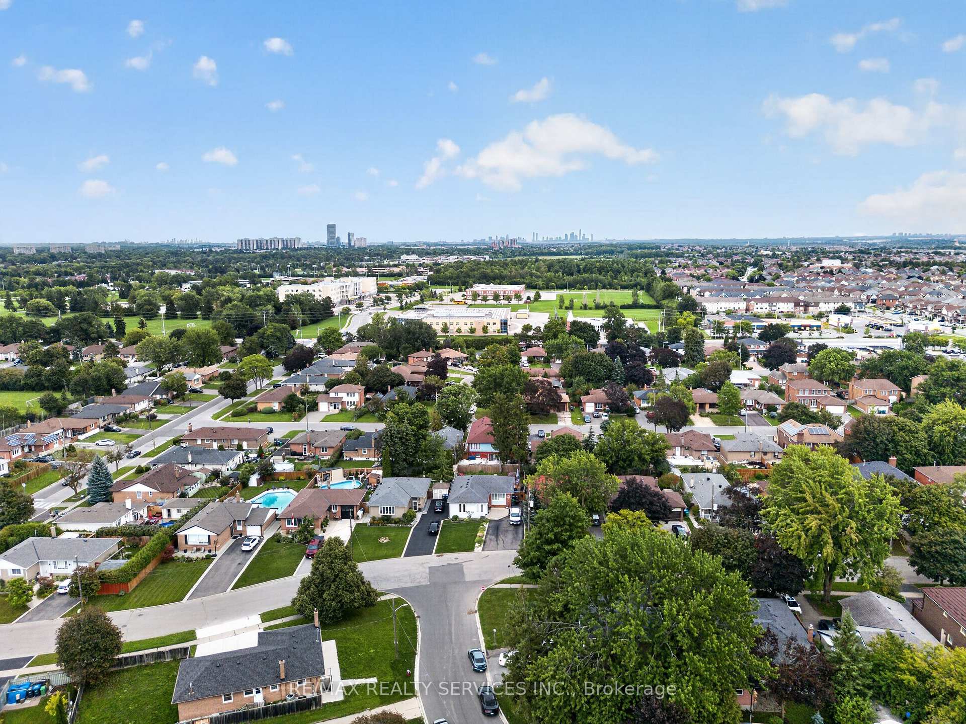 Photo 67 of 8 Leneck Avenue, Brampton, Northwood Park — HOMEH