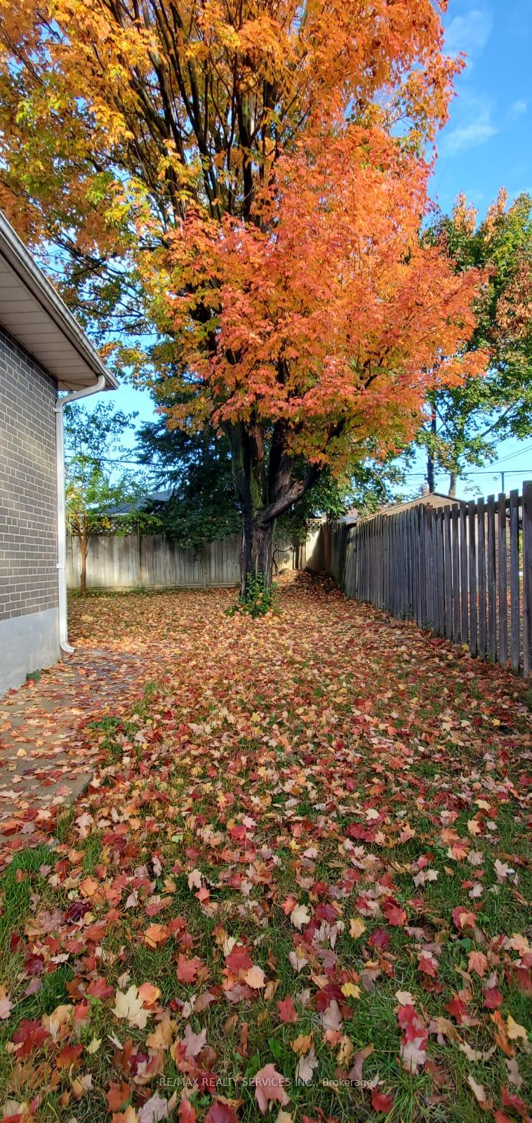 Photo 69 of 8 Leneck Avenue, Brampton, Northwood Park — HOMEH