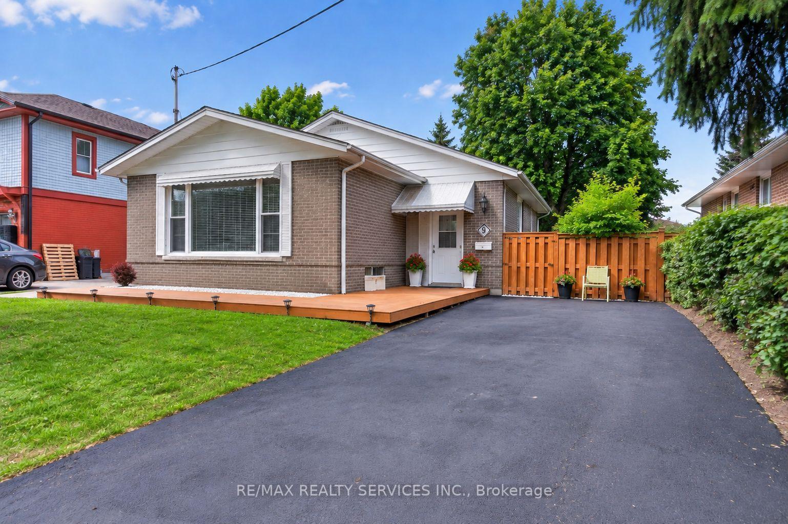 Photo 1 of 8 Leneck Avenue, Brampton, Northwood Park — HOMEH