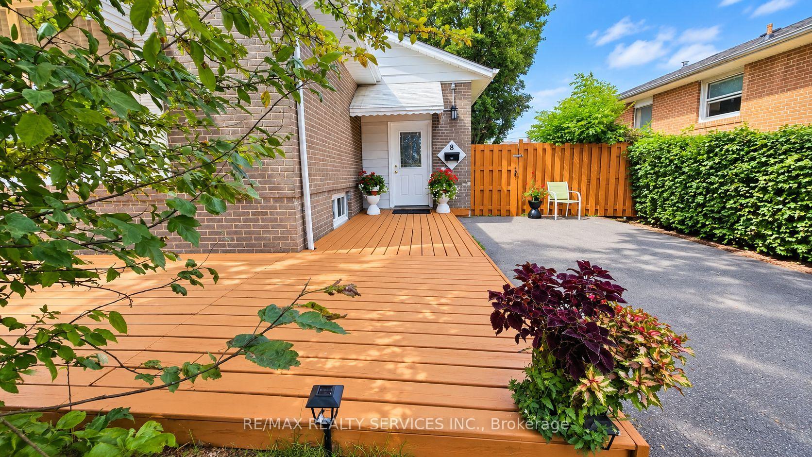 Photo 4 of 8 Leneck Avenue, Brampton, Northwood Park — HOMEH