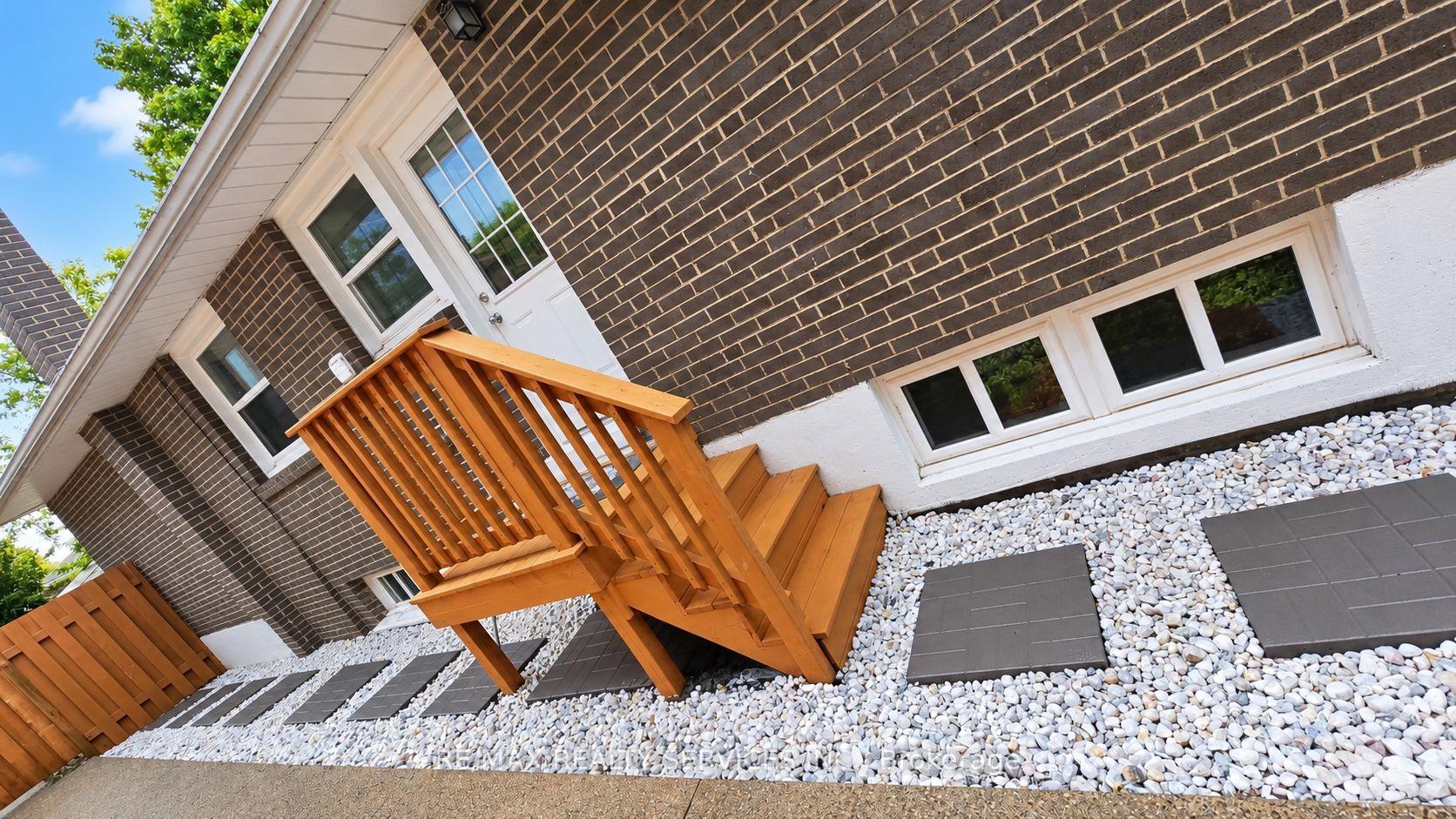 Photo 61 of 8 Leneck Avenue, Brampton, Northwood Park — HOMEH