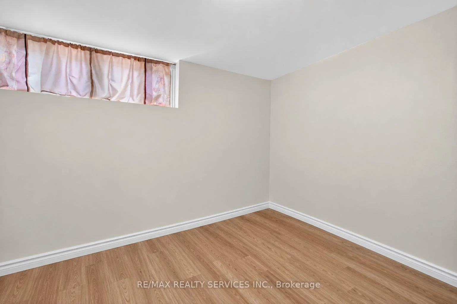 Photo 41 of 8 Leneck Avenue, Brampton, Northwood Park — HOMEH