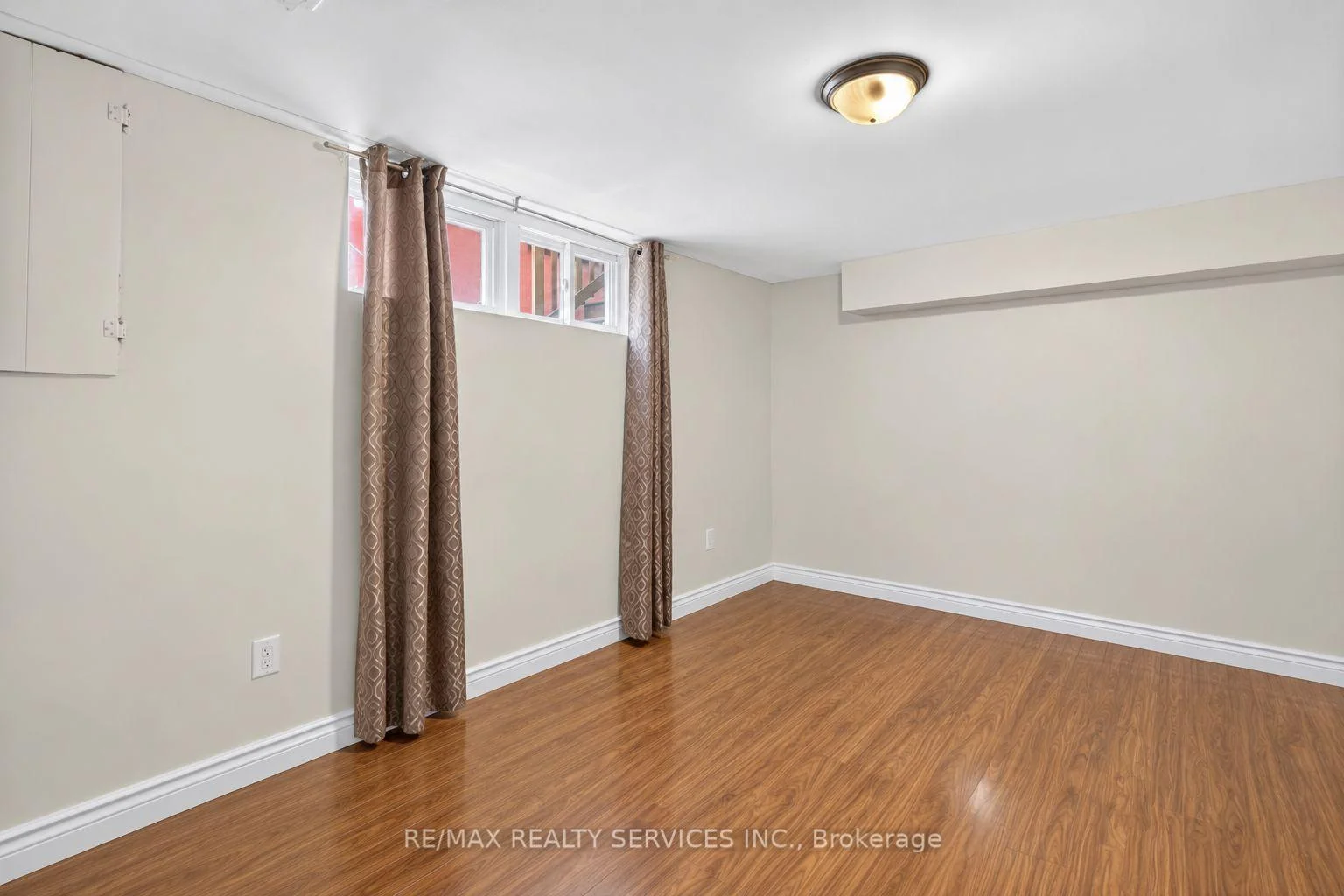 Photo 43 of 8 Leneck Avenue, Brampton, Northwood Park — HOMEH