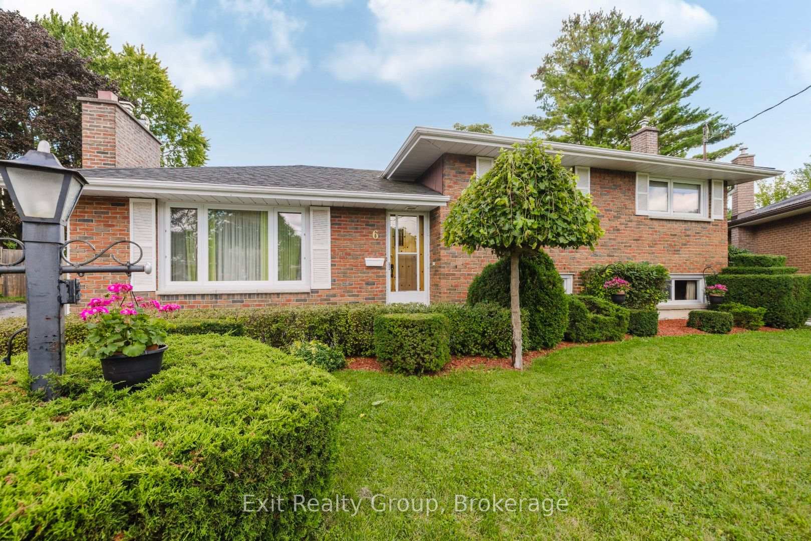 Photo 1 of 6 Ernest Court, Belleville, Belleville Ward — HOMEH