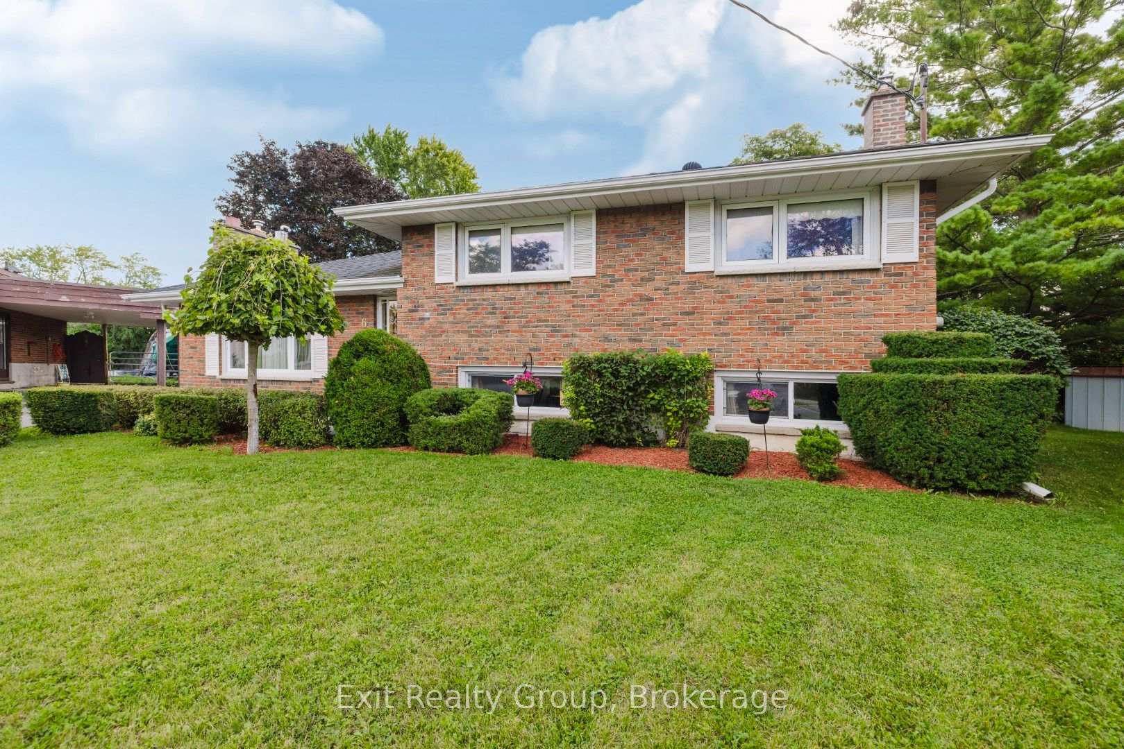 Photo 3 of 6 Ernest Court, Belleville, Belleville Ward — HOMEH