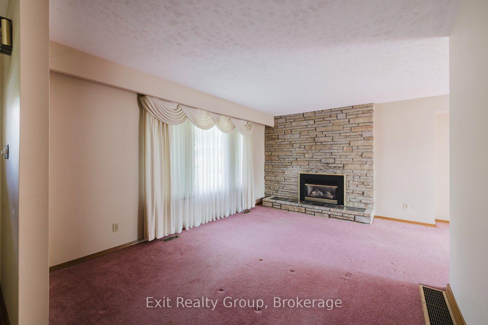Photo 4 of 6 Ernest Court, Belleville, Belleville Ward — HOMEH