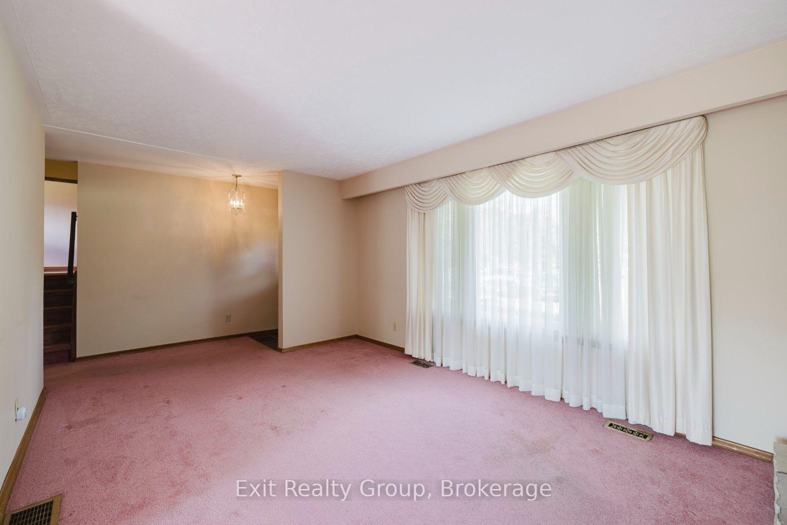 Photo 6 of 6 Ernest Court, Belleville, Belleville Ward — HOMEH