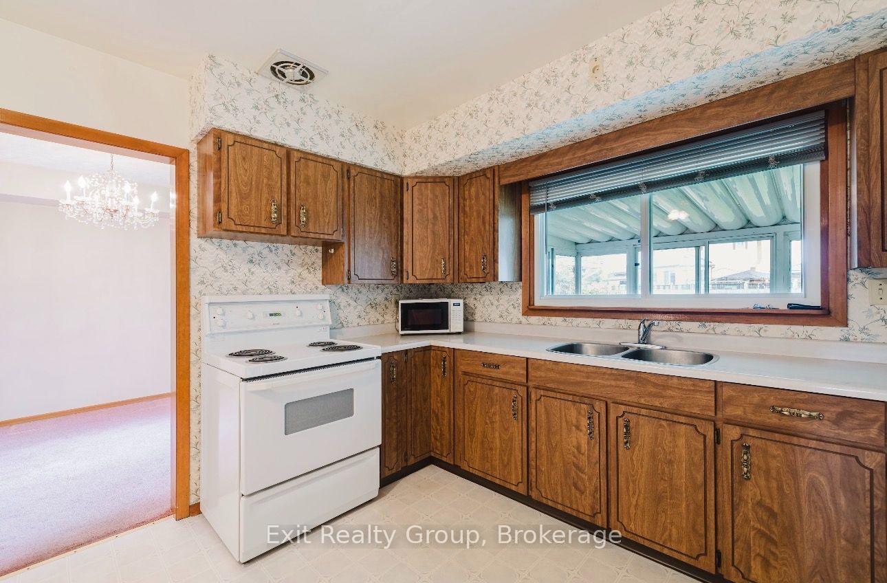 Photo 14 of 6 Ernest Court, Belleville, Belleville Ward — HOMEH