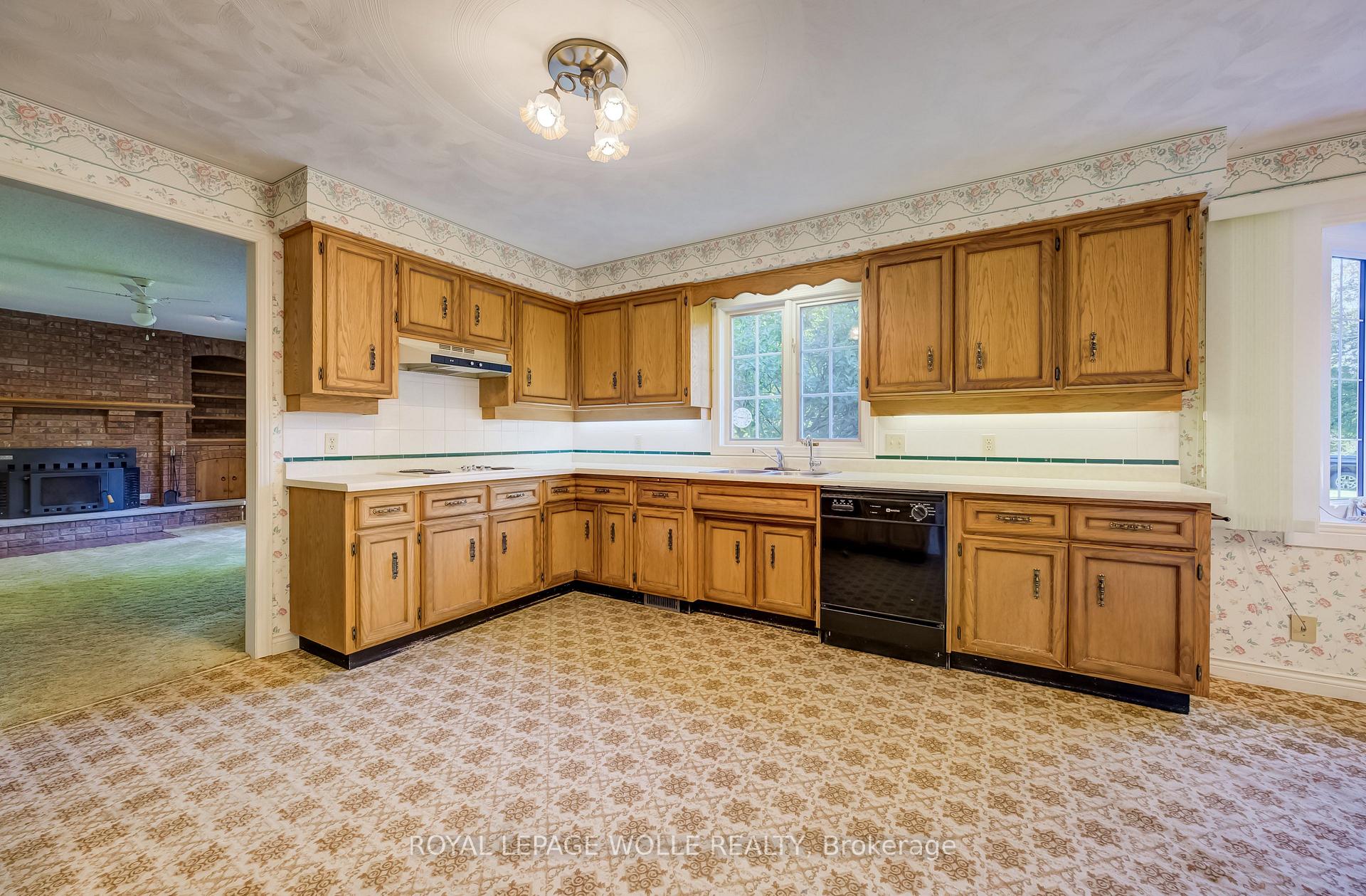 Photo 11 of 4090 Hillcrest Street, Perth East, Millbank — HOMEH